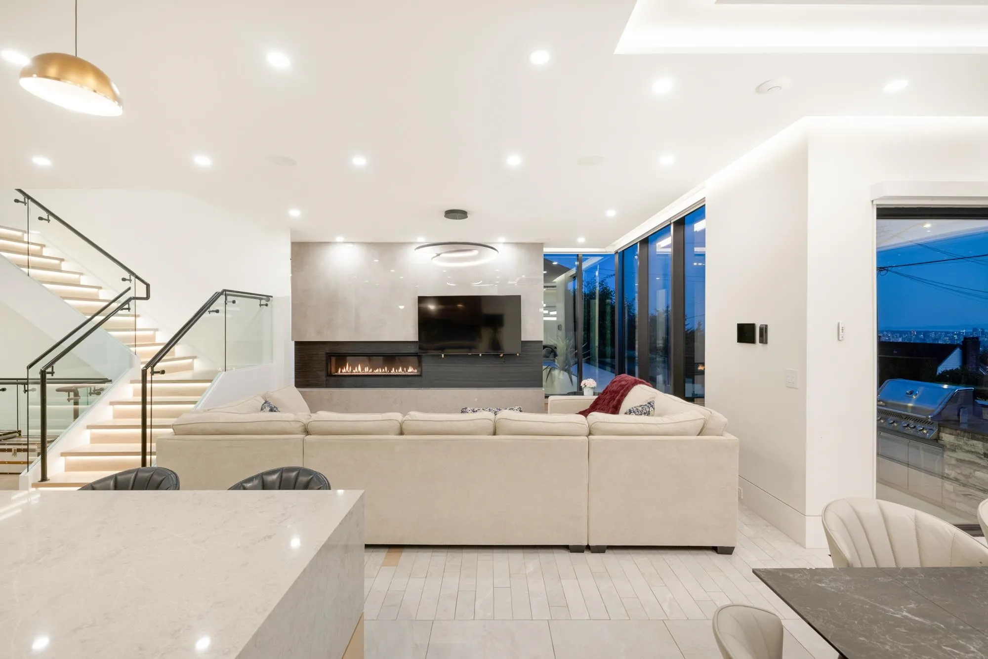 392 Ventura Crescent