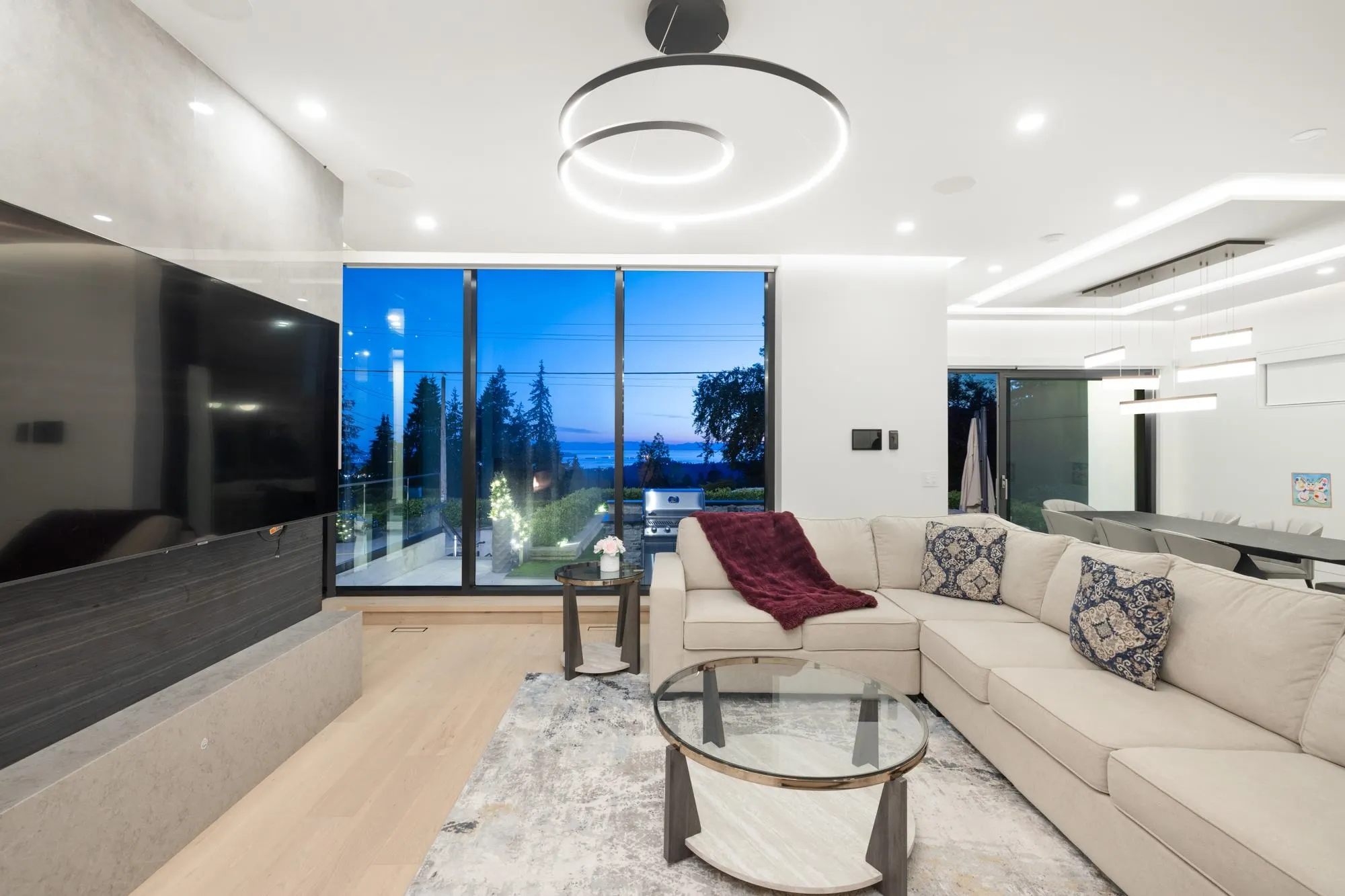 392 Ventura Crescent