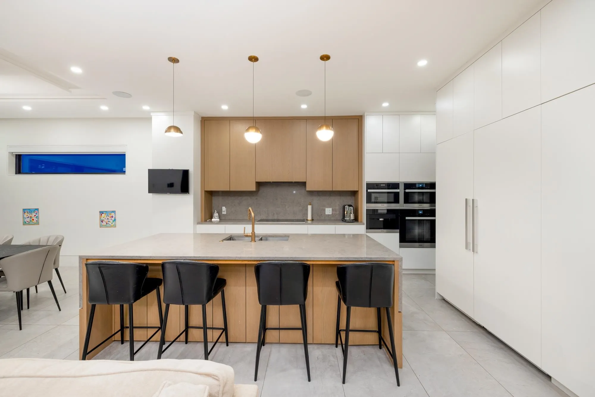 392 Ventura Crescent