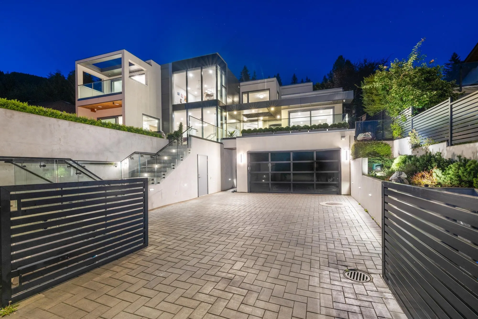 392 Ventura Crescent