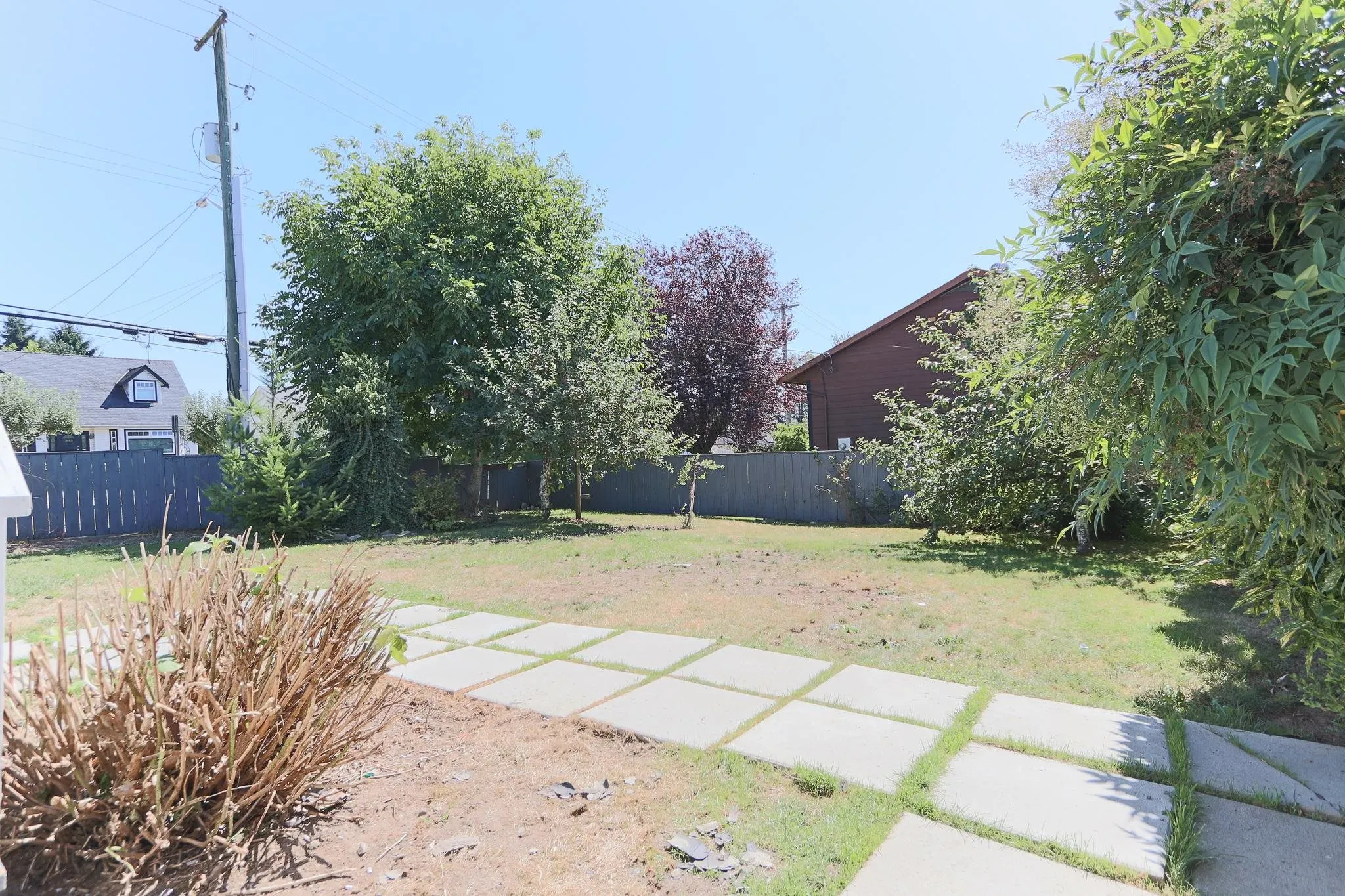18382 56b Avenue