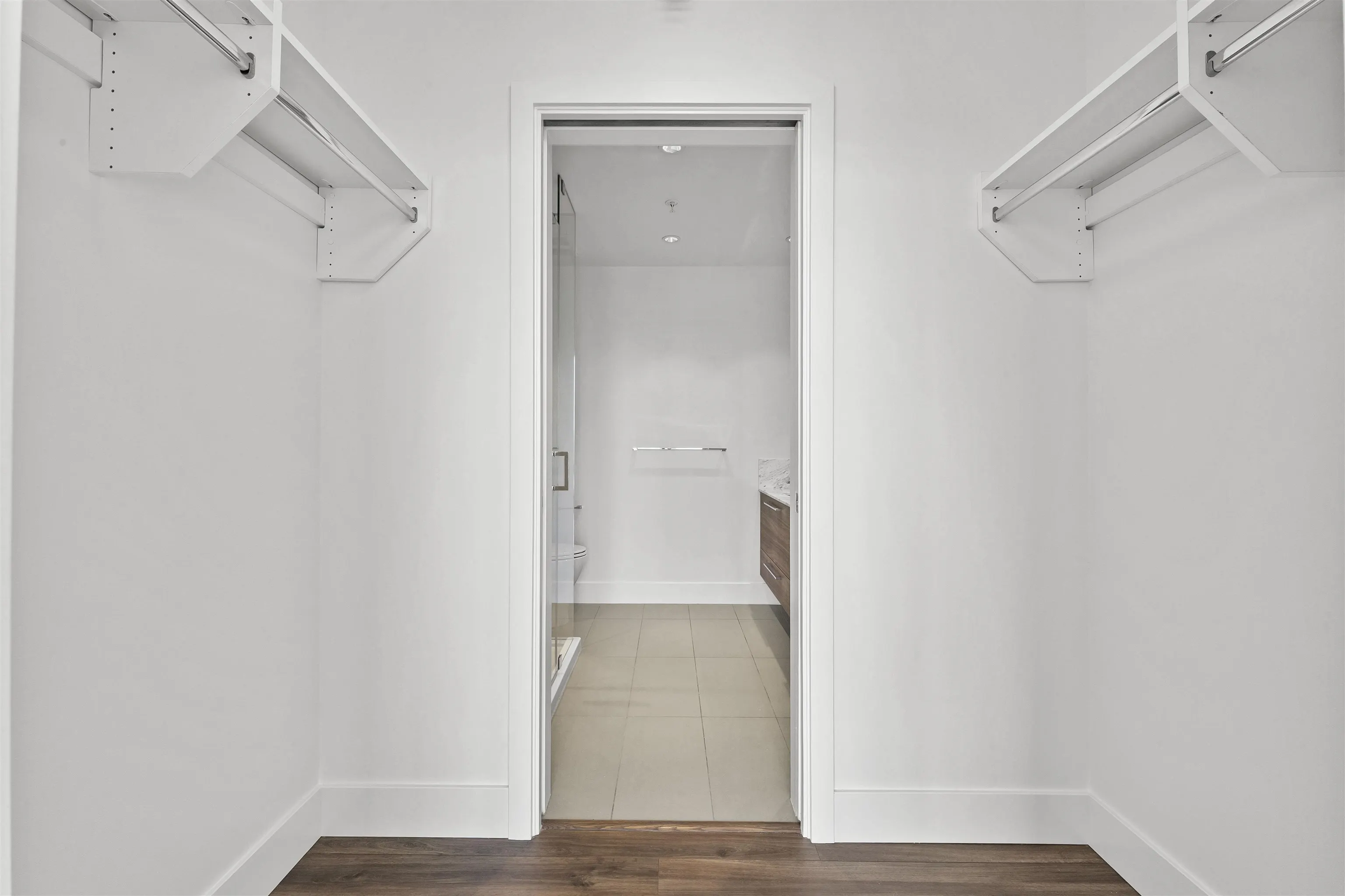 1005 7303 Noble Lane