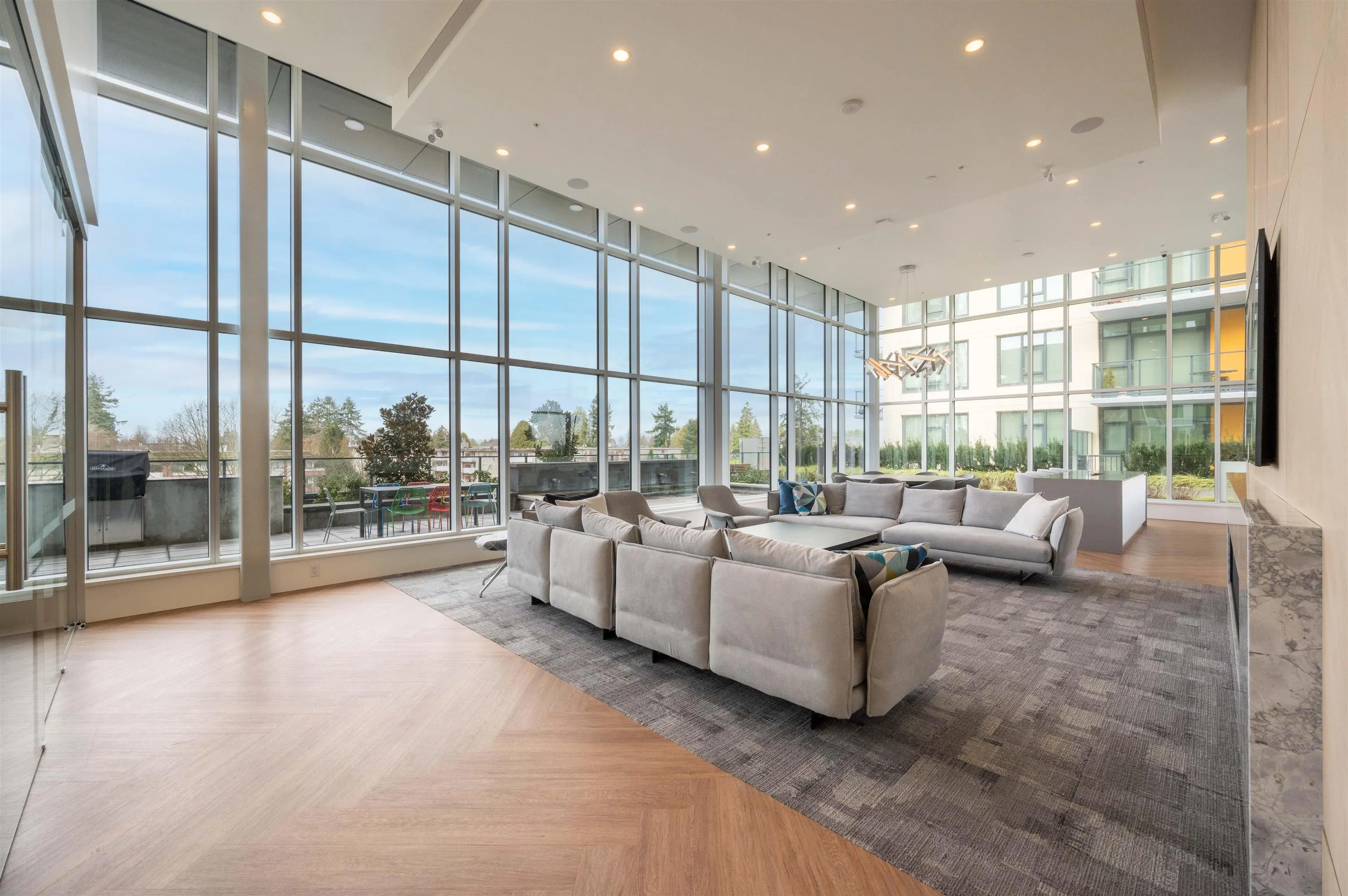 1005 7303 Noble Lane