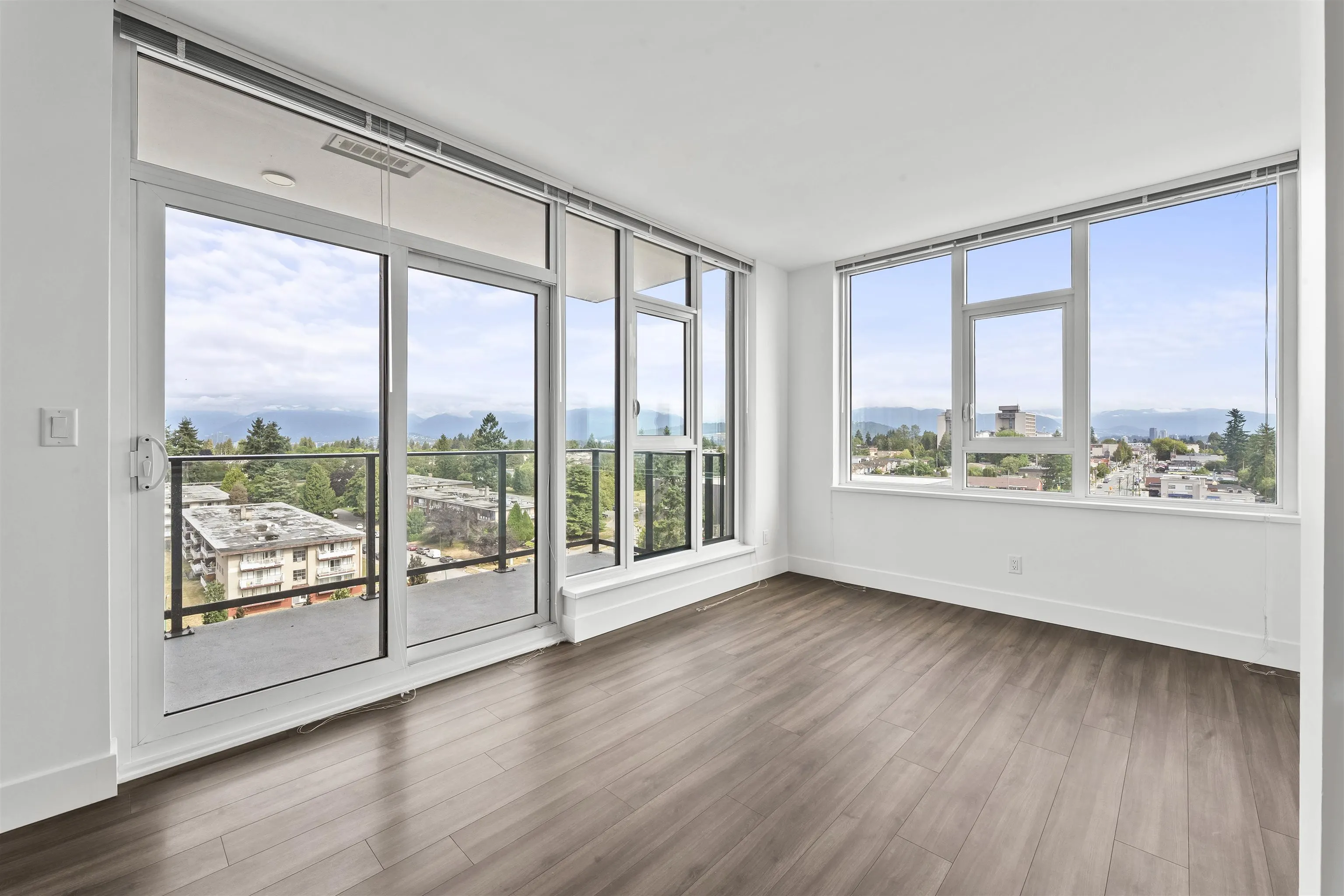 1005 7303 Noble Lane