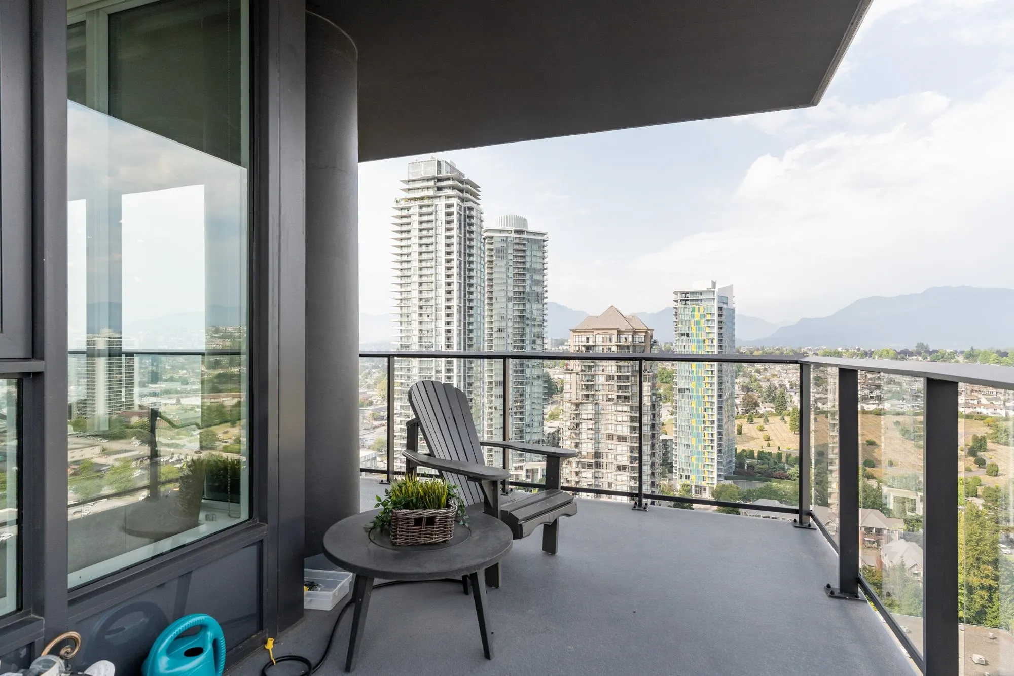 2707 4168 Lougheed Highway