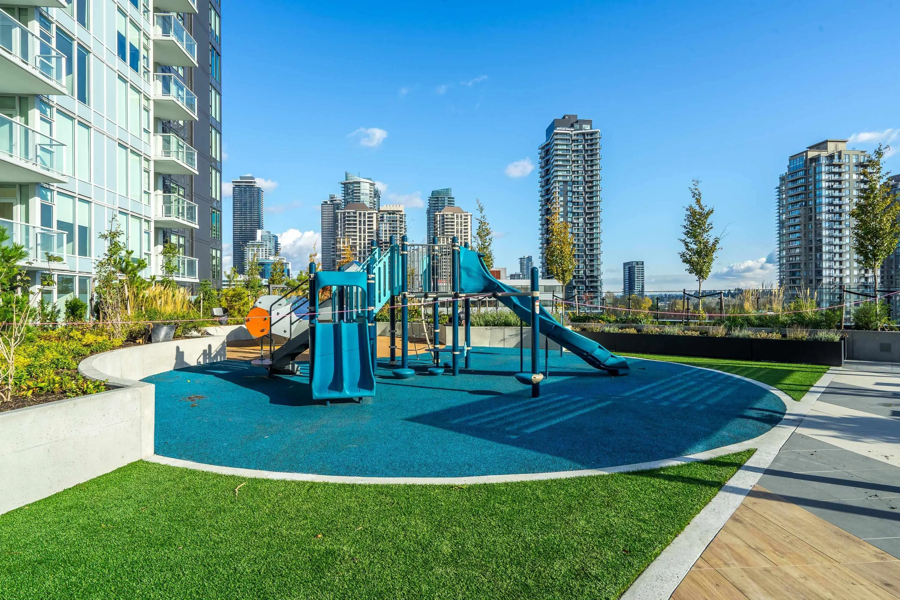 2707 4168 Lougheed Highway