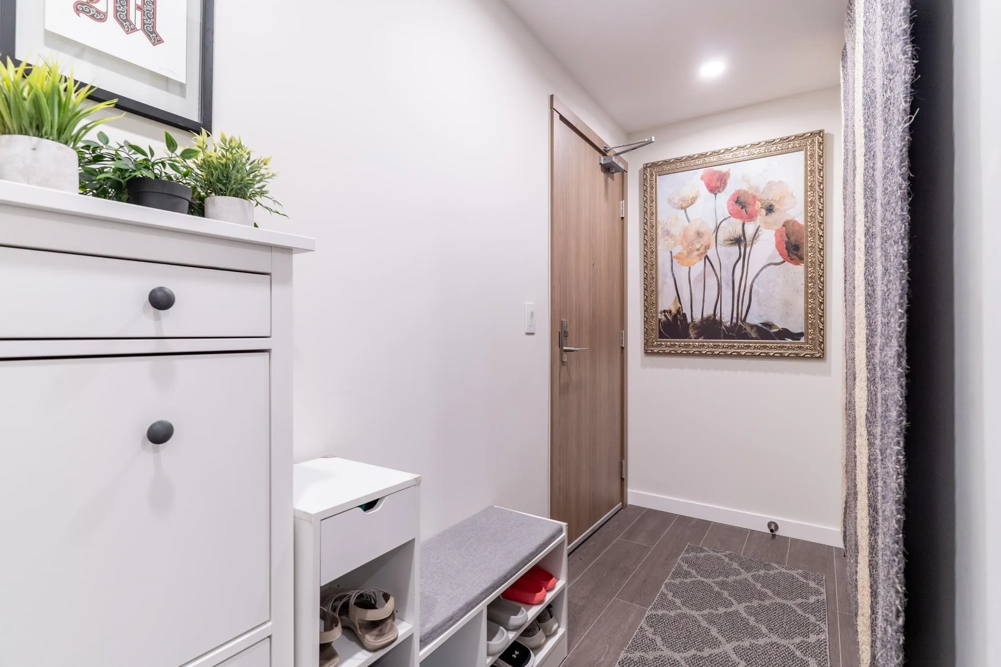 2707 4168 Lougheed Highway