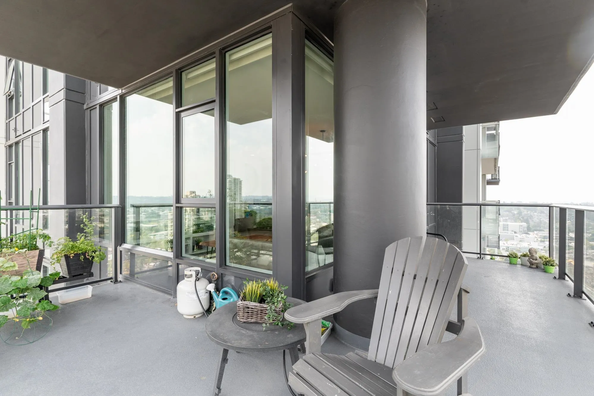 2707 4168 Lougheed Highway