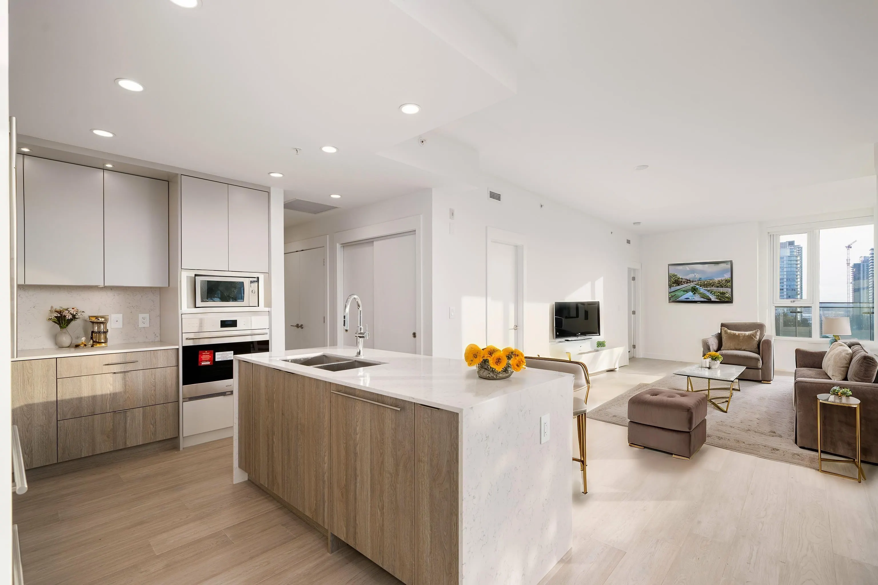 503 7638 Cambie Street