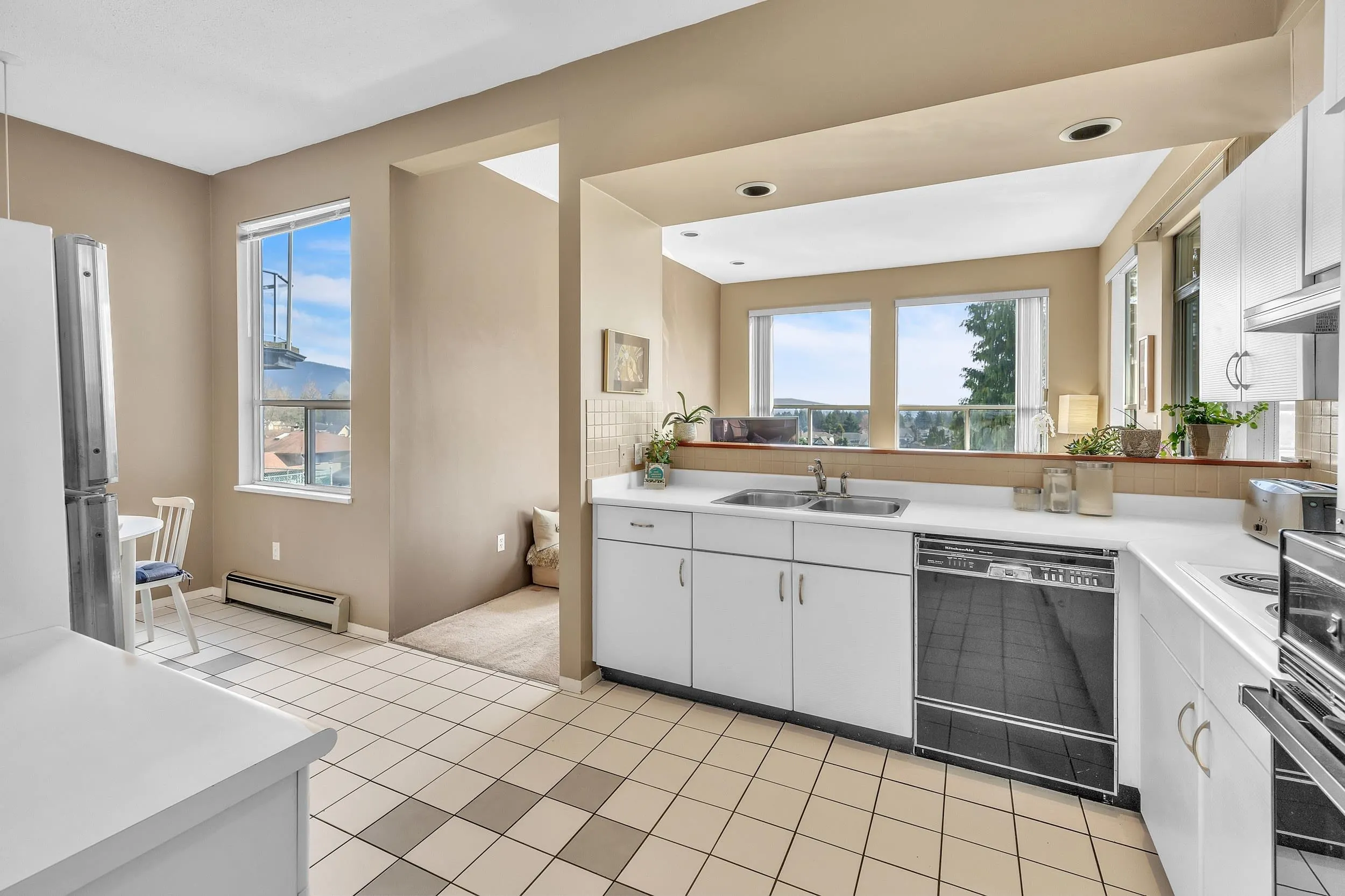 531 Tempe Crescent