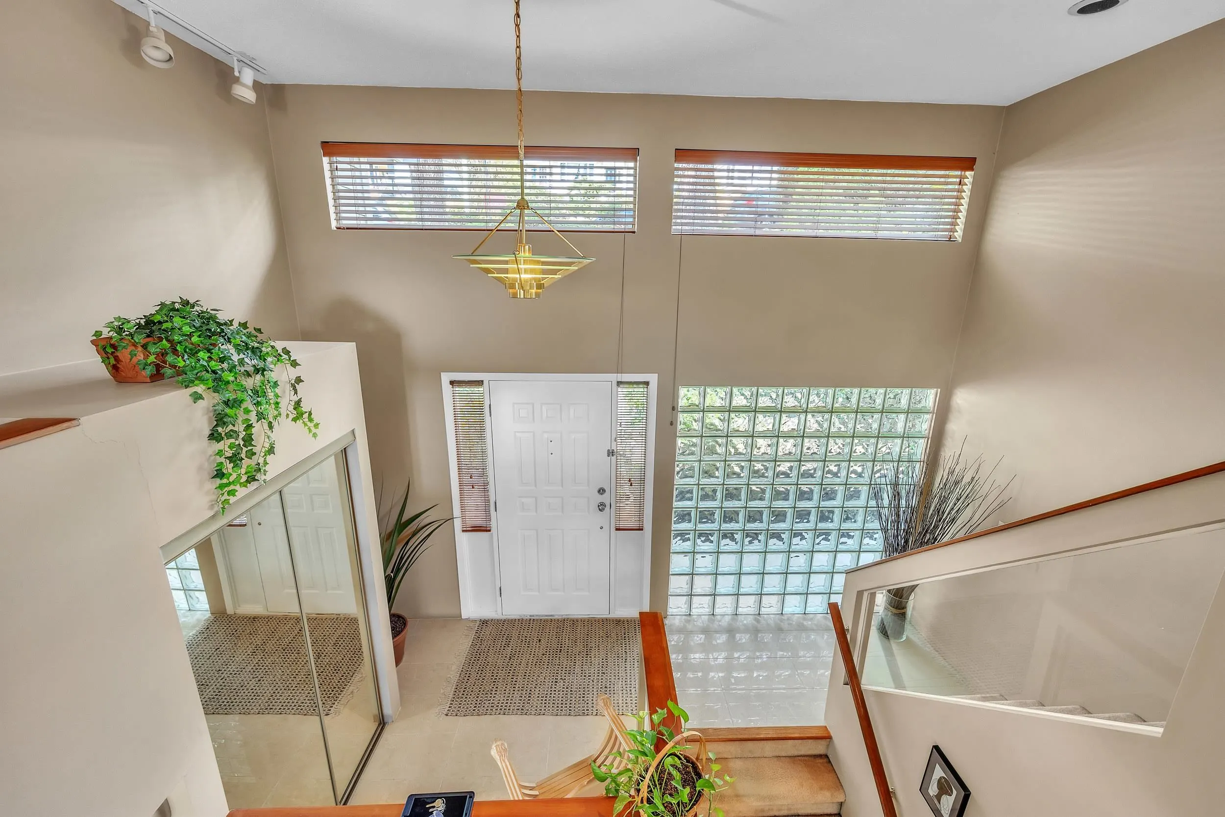 531 Tempe Crescent