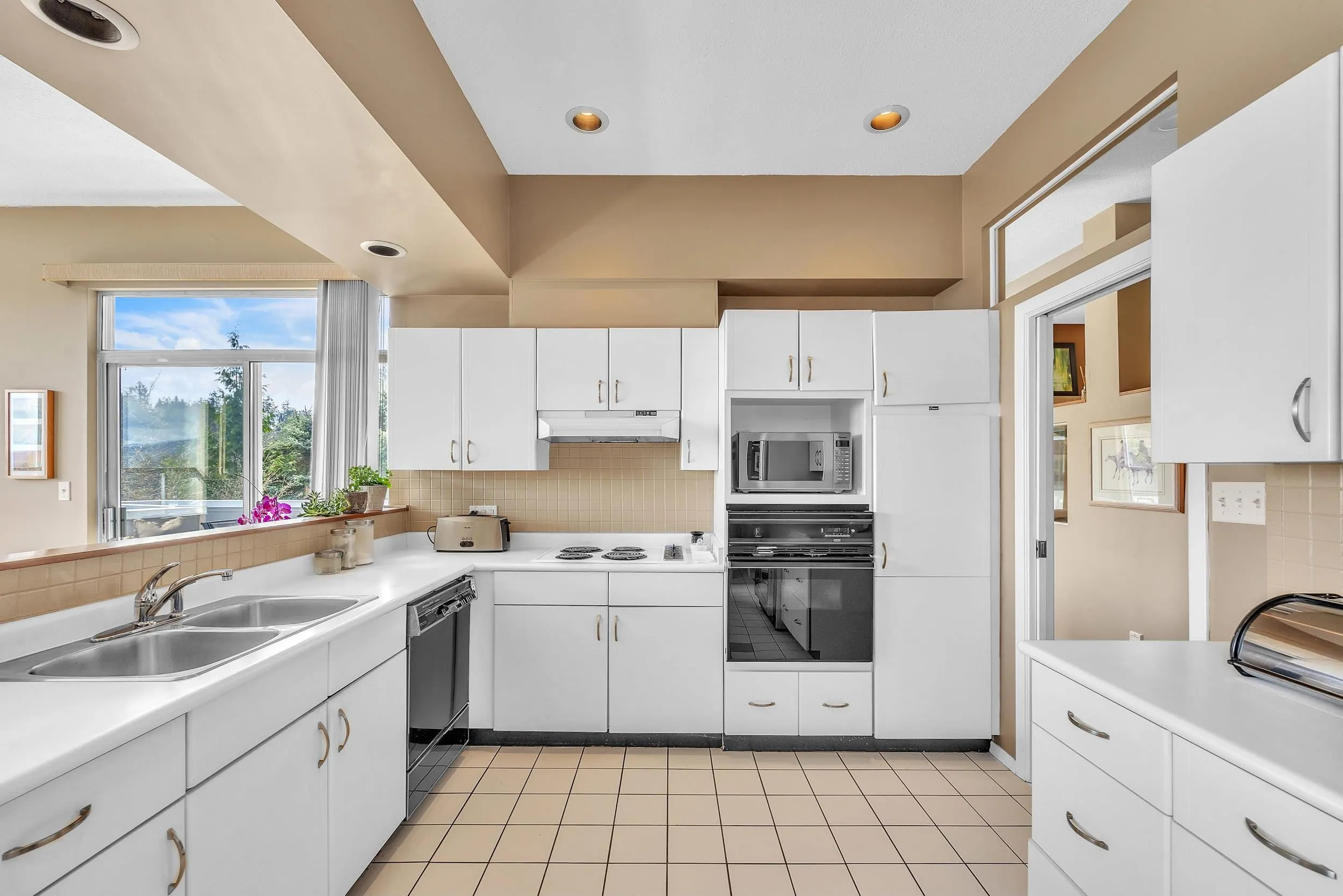 531 Tempe Crescent
