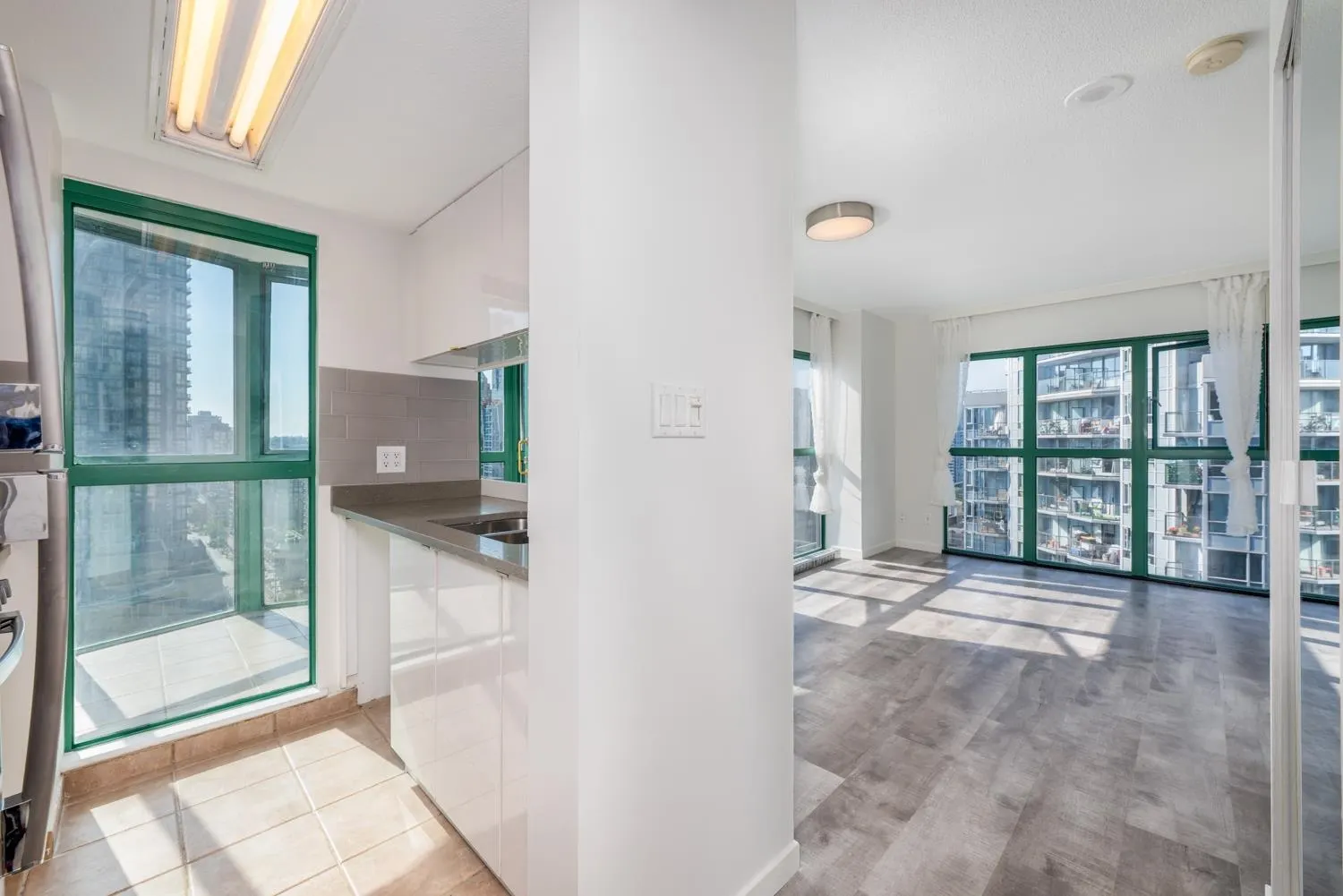 1504 1188 Howe Street