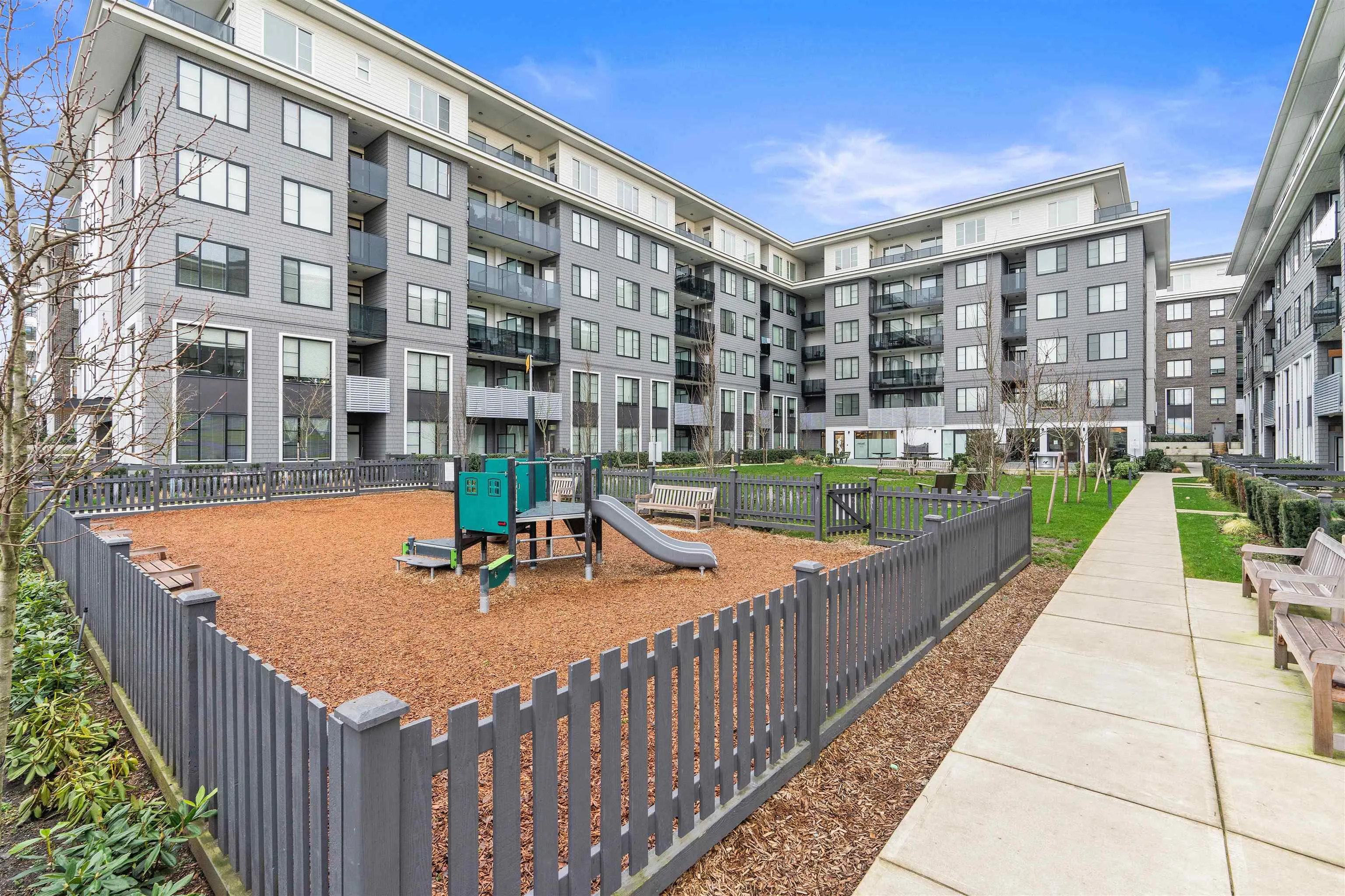 515 15835 85 Avenue