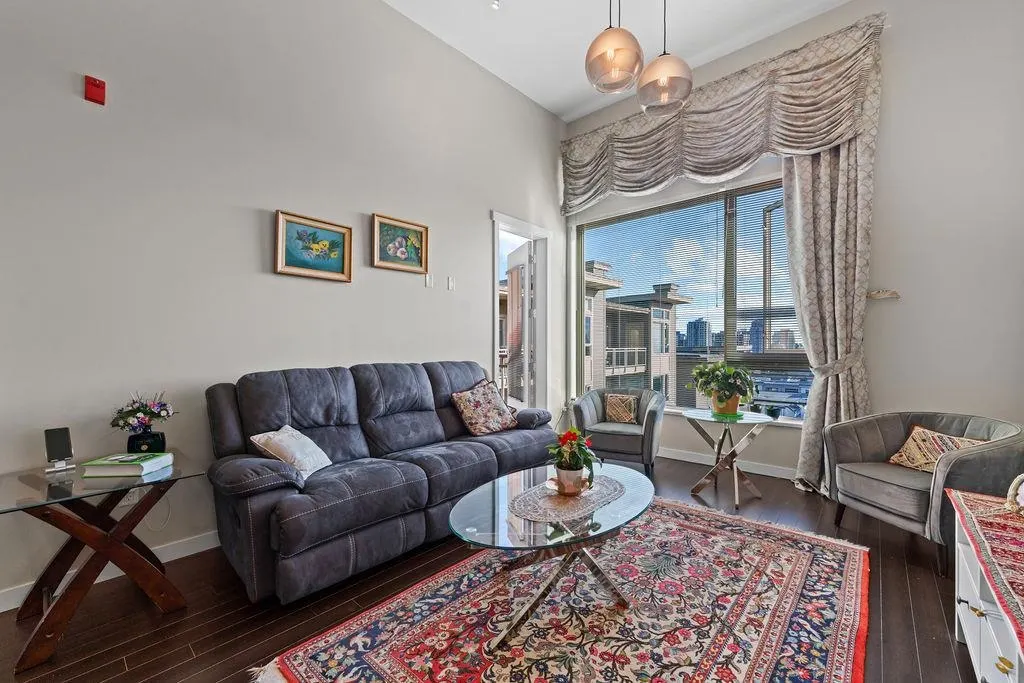 119 W 22nd Street