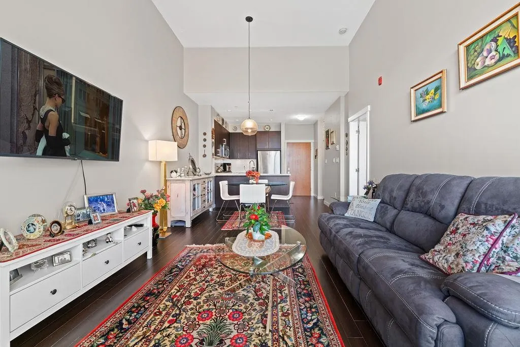 119 W 22nd Street