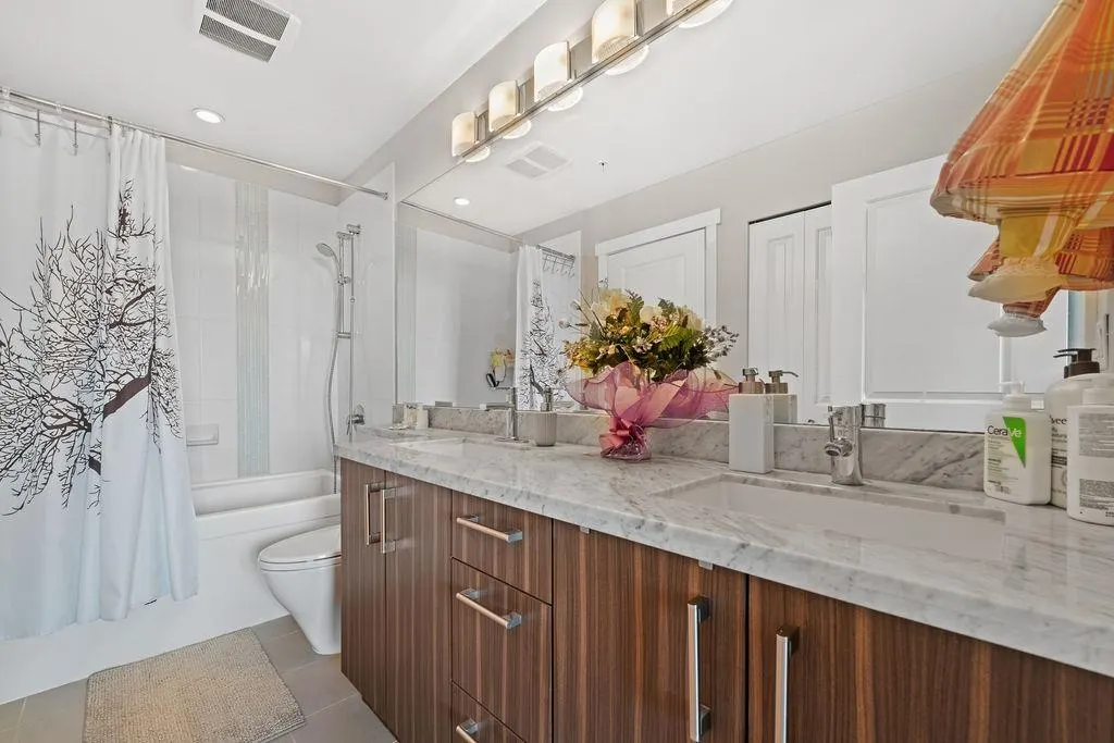 119 W 22nd Street