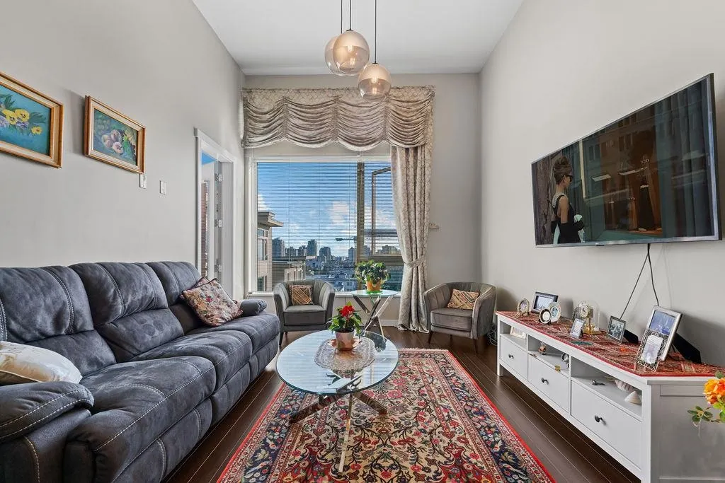 119 W 22nd Street