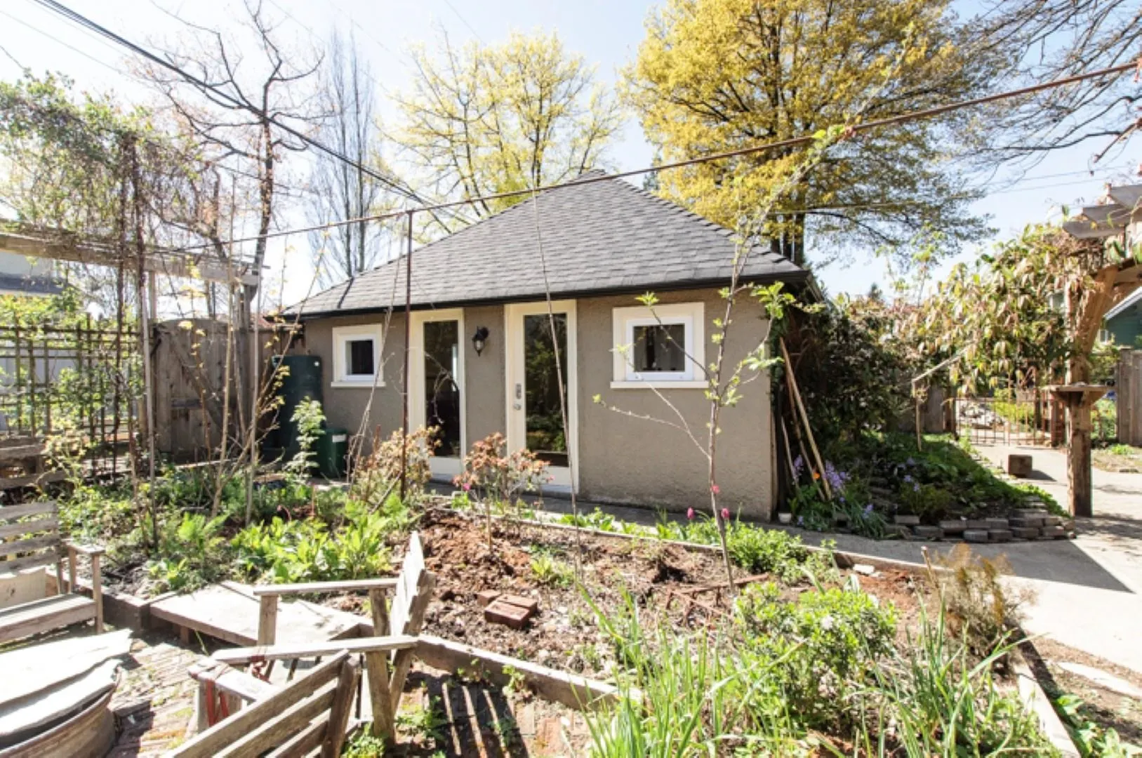 196 W 18th Avenue
