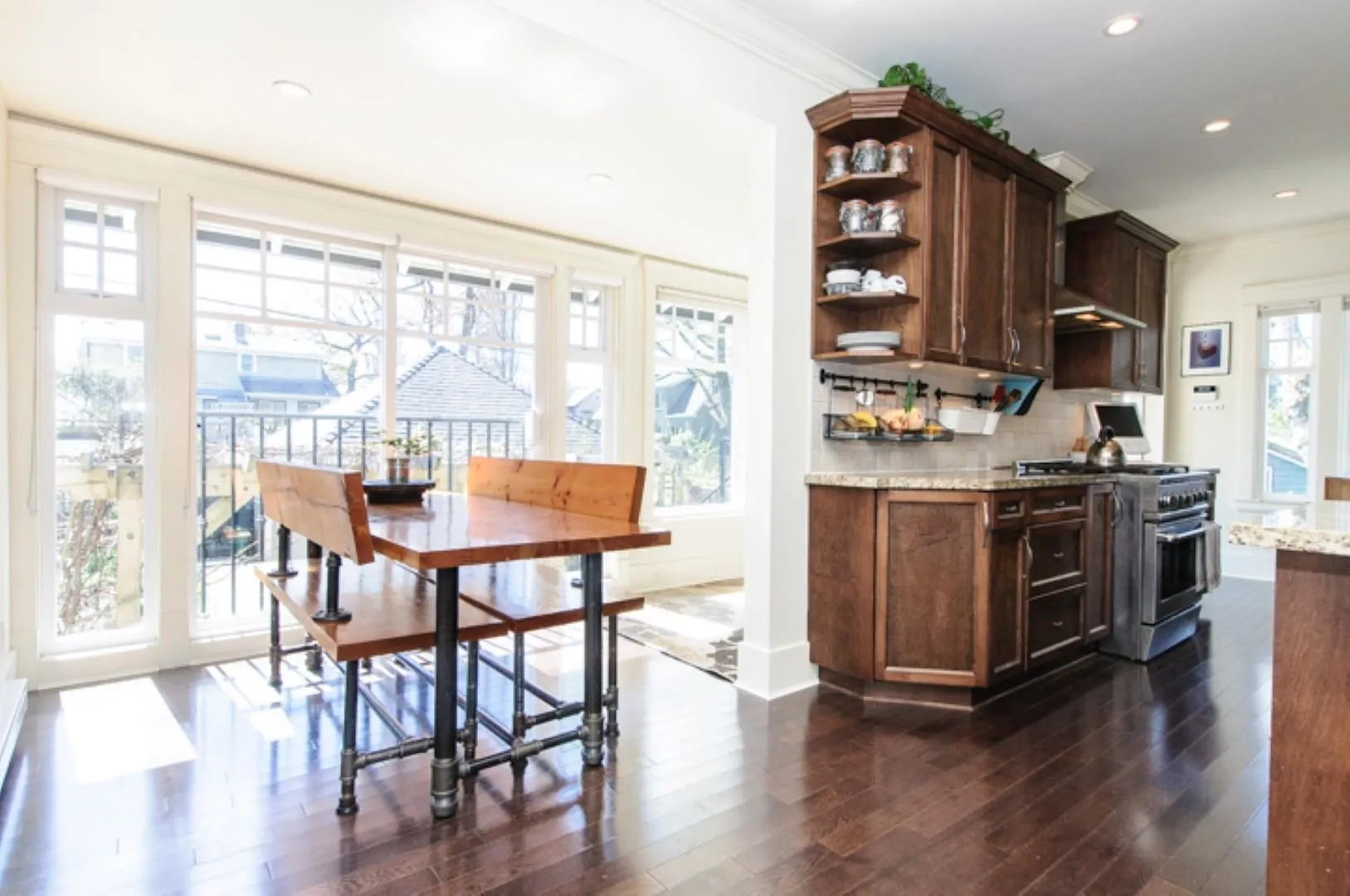 196 W 18th Avenue