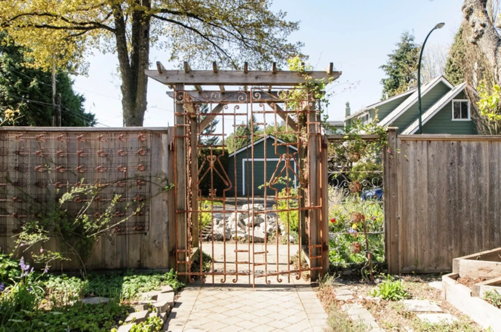 196 W 18th Avenue