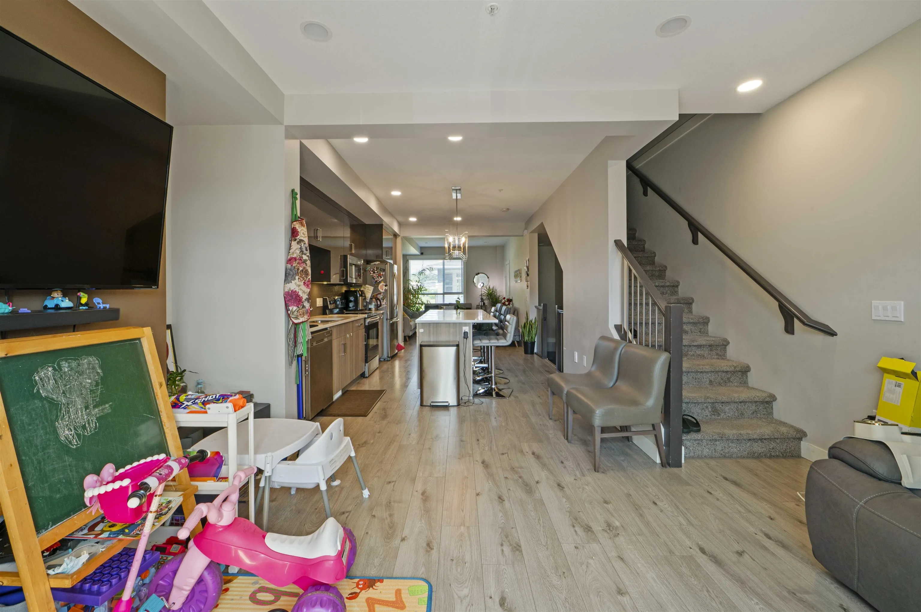 106 8413 Midtown Way