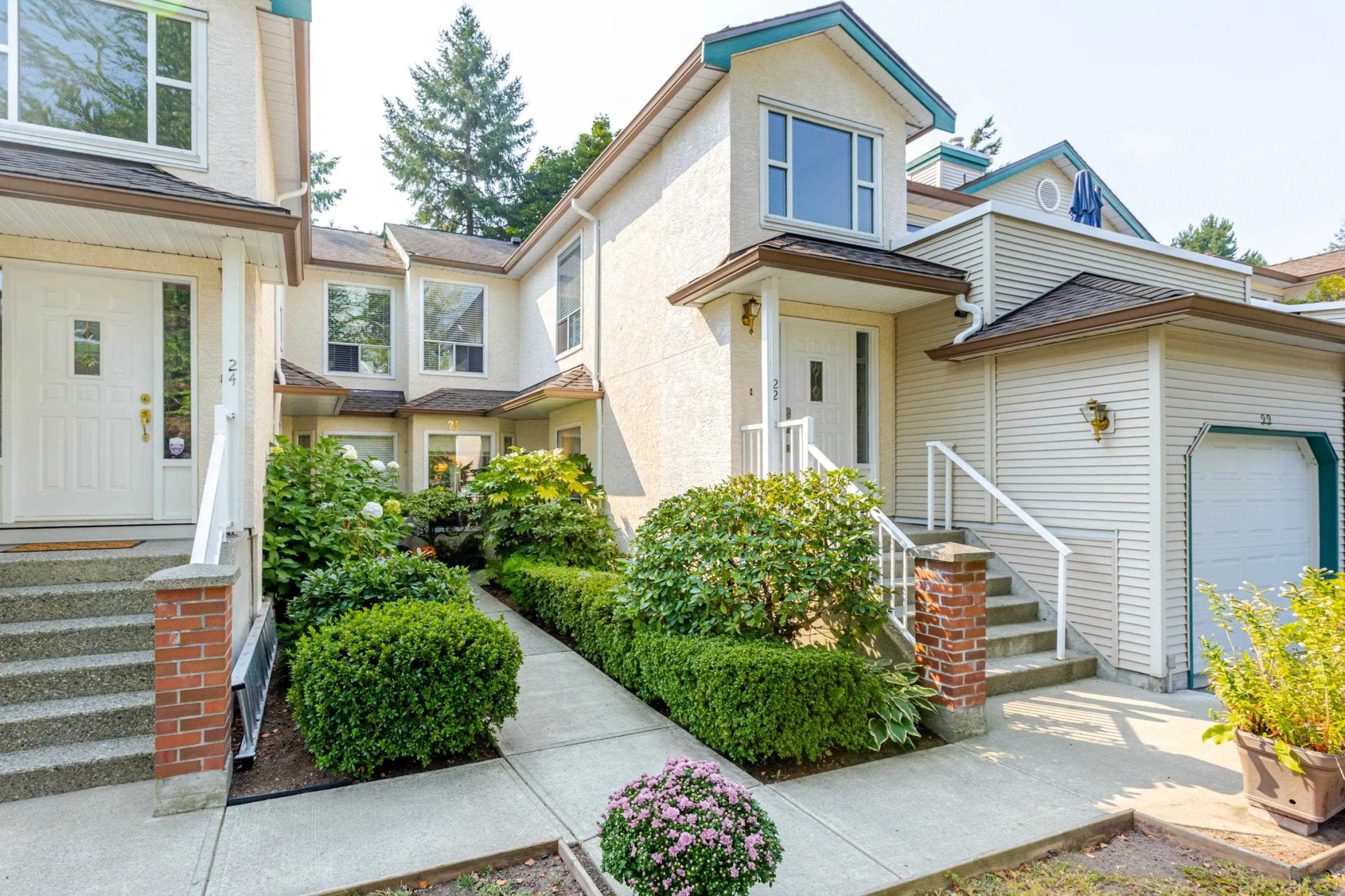 21 10038 150 Street