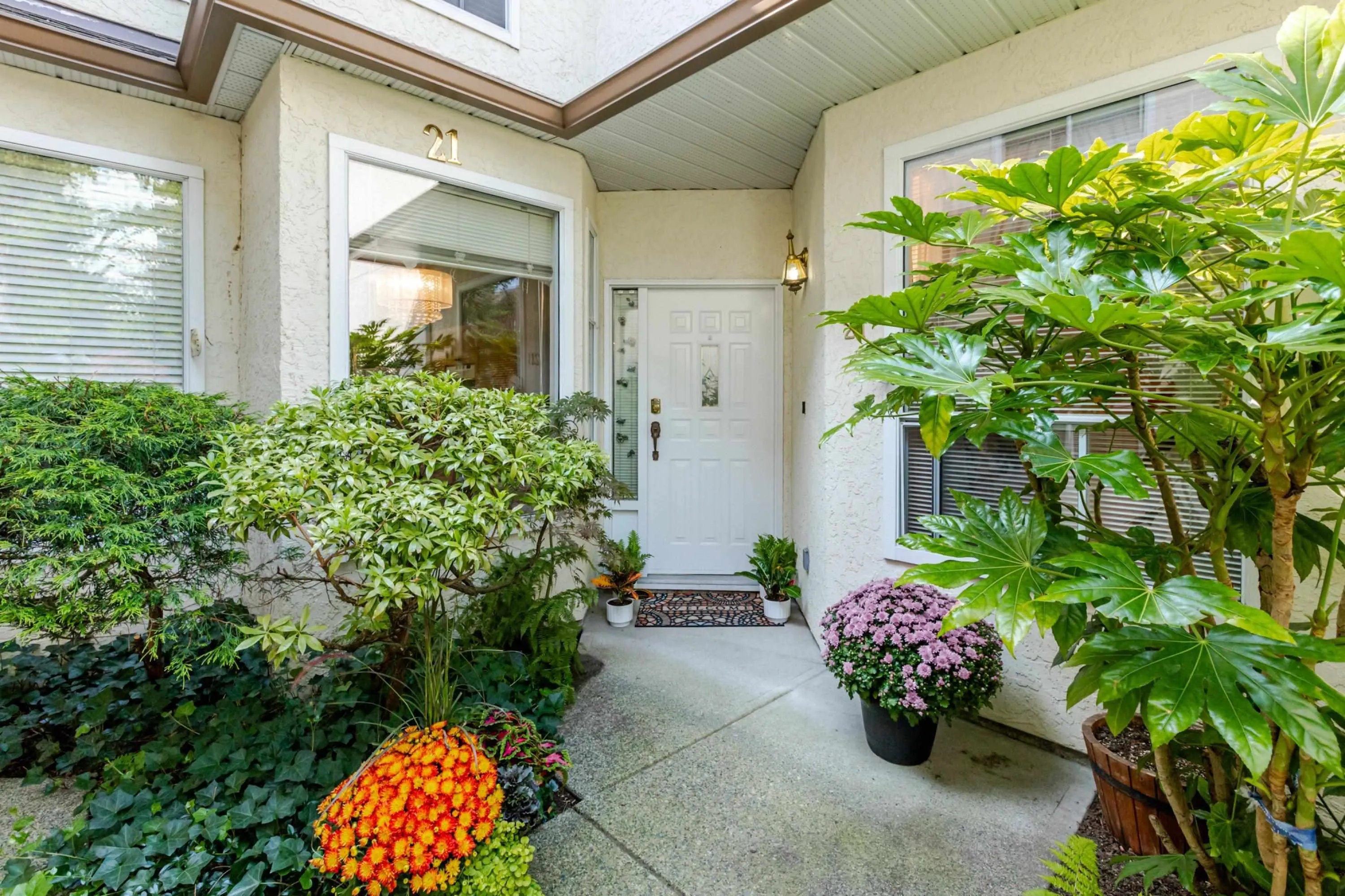 21 10038 150 Street