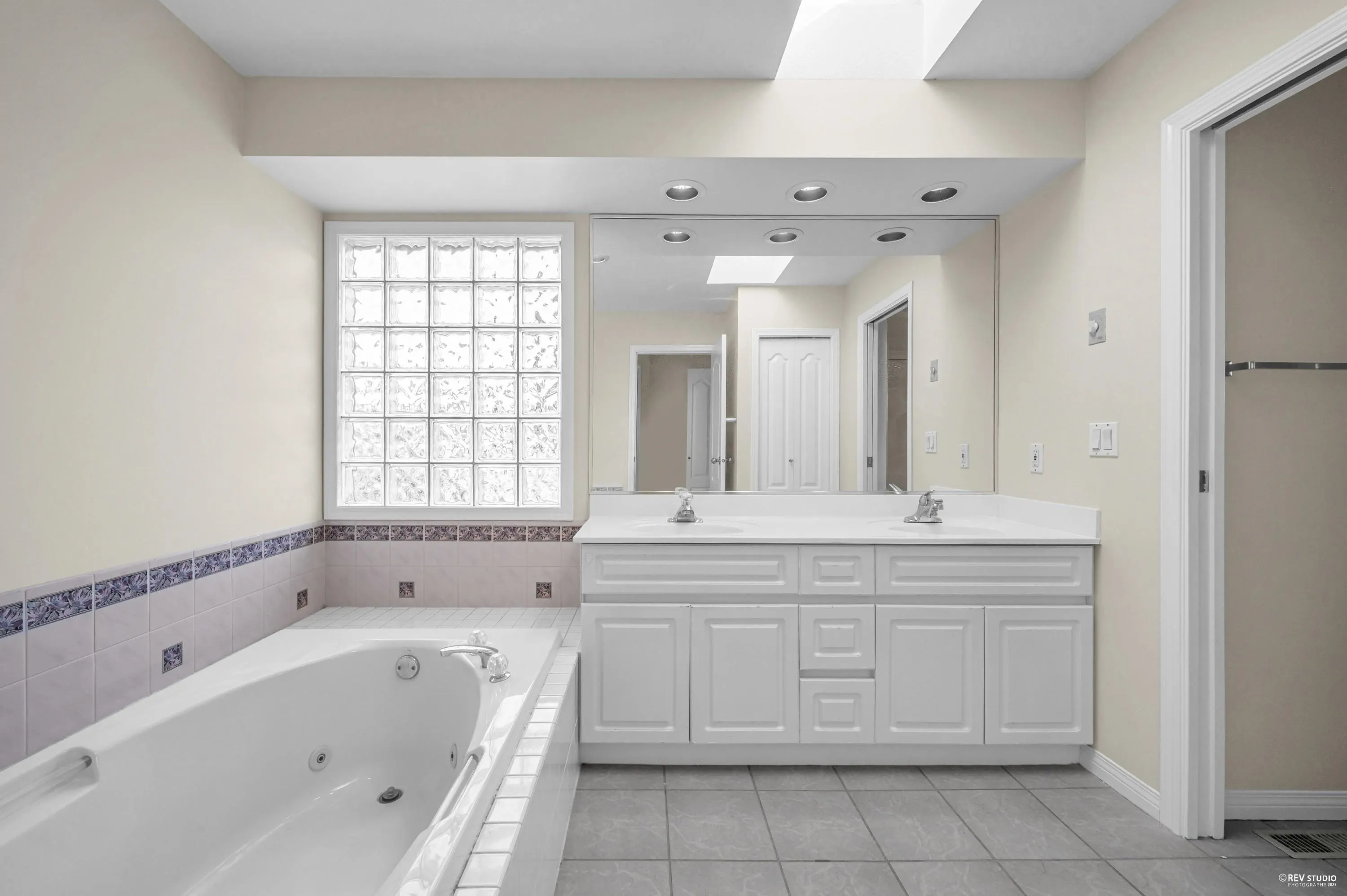 2140 Davies Court