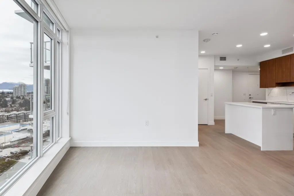 1808 7683 Park Crescent