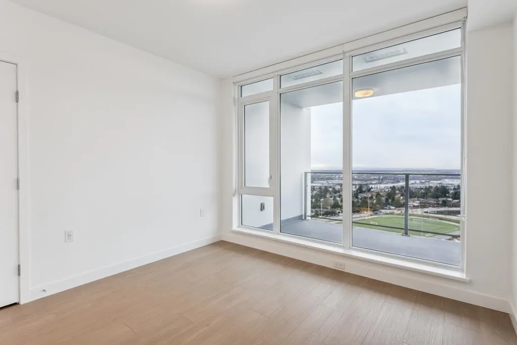 1808 7683 Park Crescent