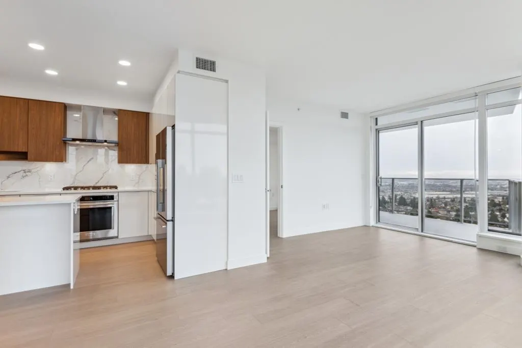 1808 7683 Park Crescent