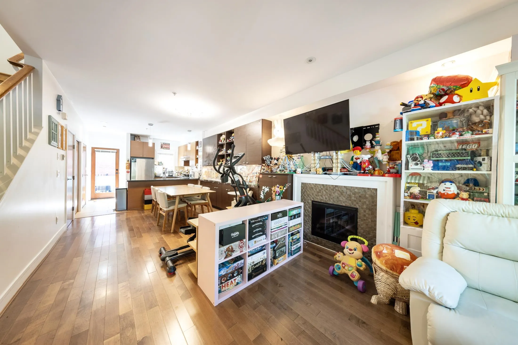 1016 W 45th Avenue