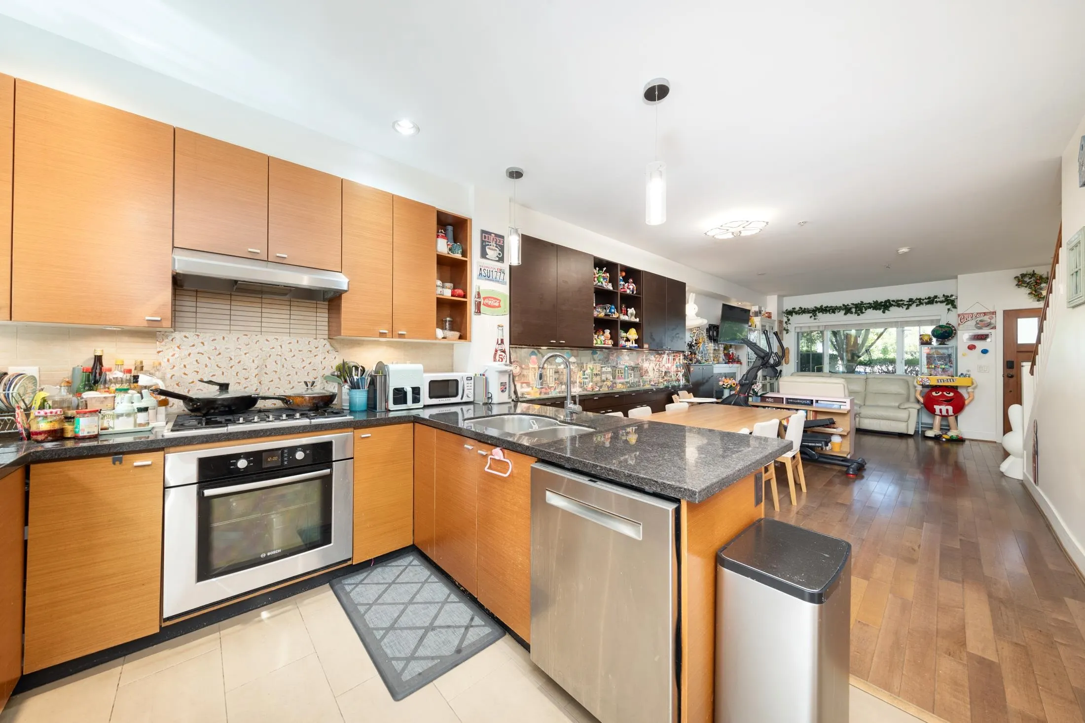 1016 W 45th Avenue