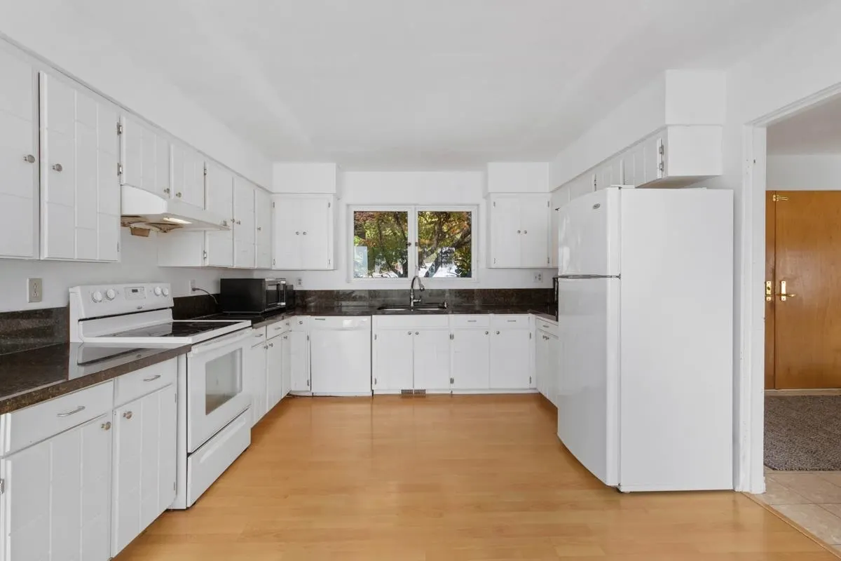 1456 Chartwell Drive
