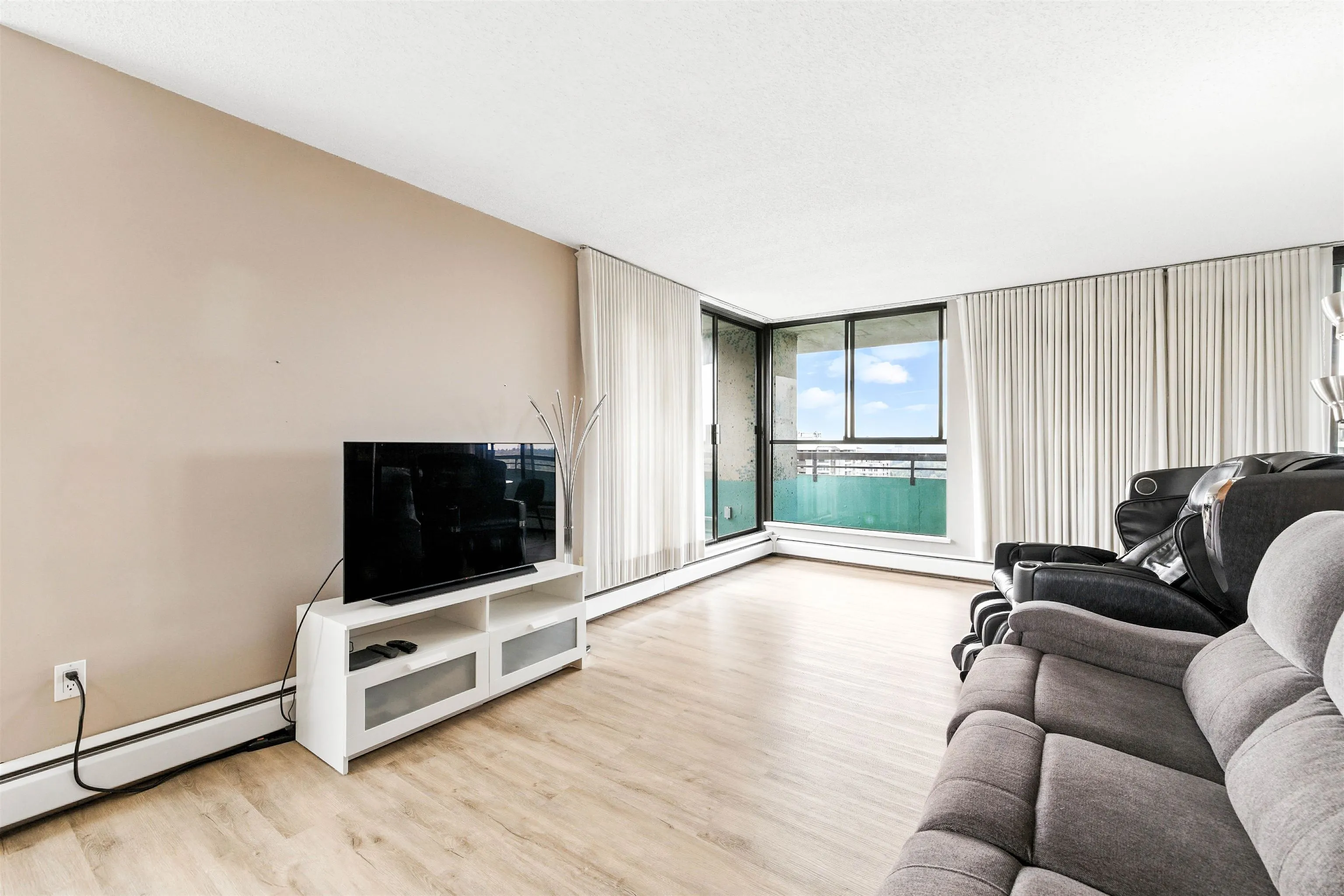 2403 3737 Bartlett Court