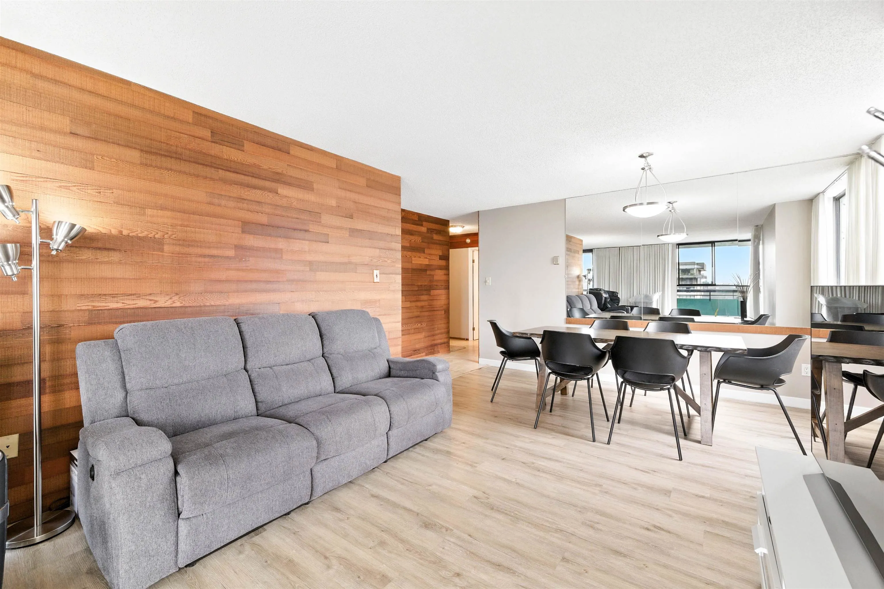 2403 3737 Bartlett Court