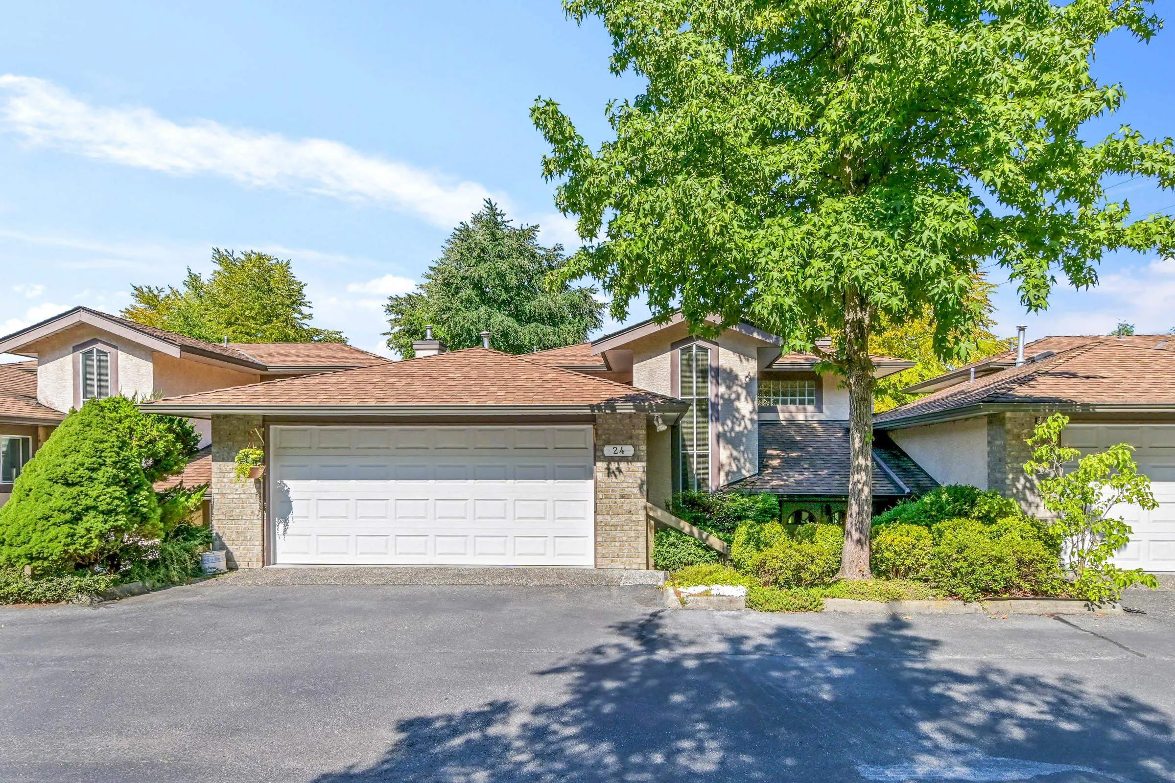 24 1238 Eastern Drive
