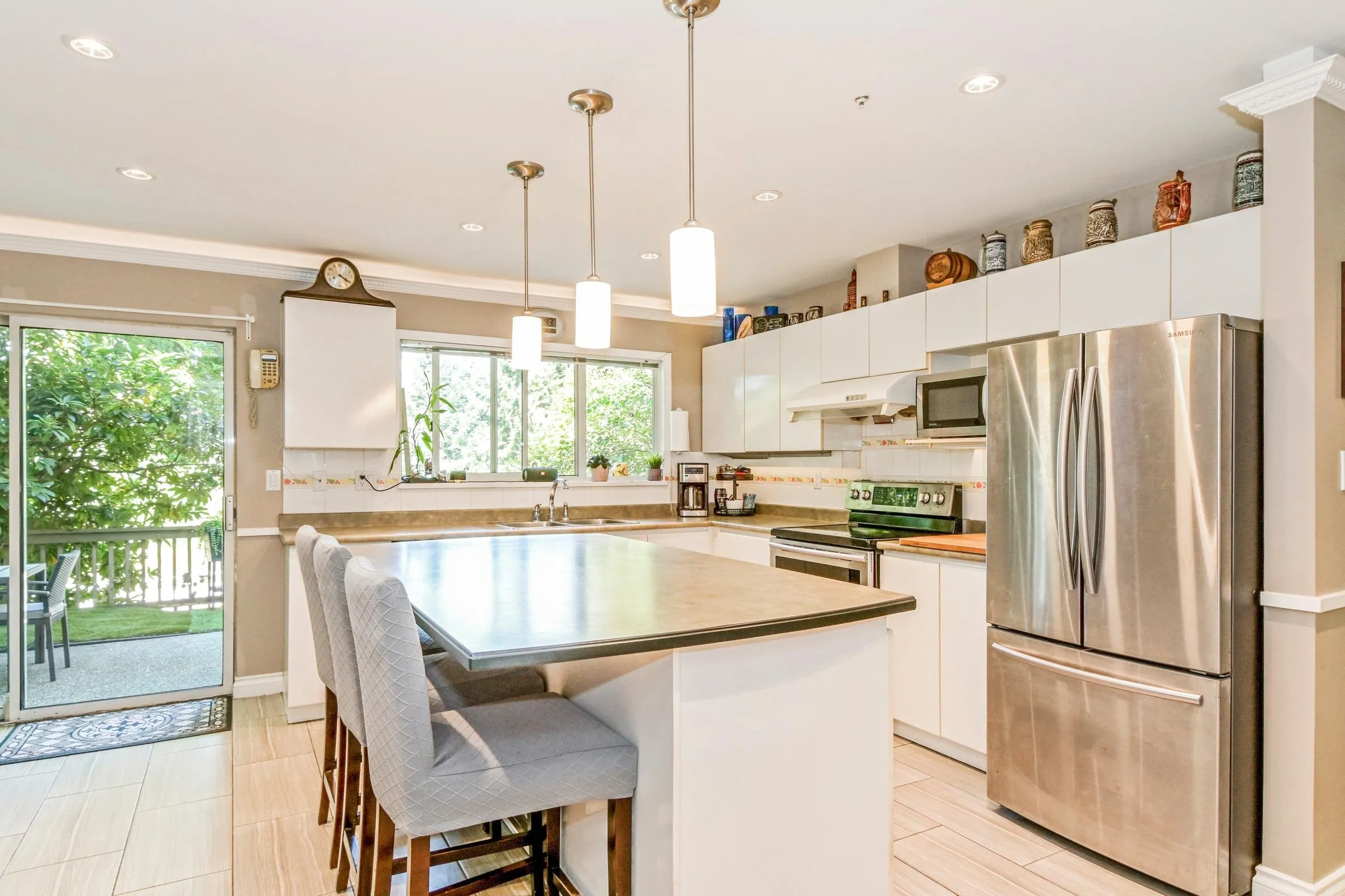24 1238 Eastern Drive