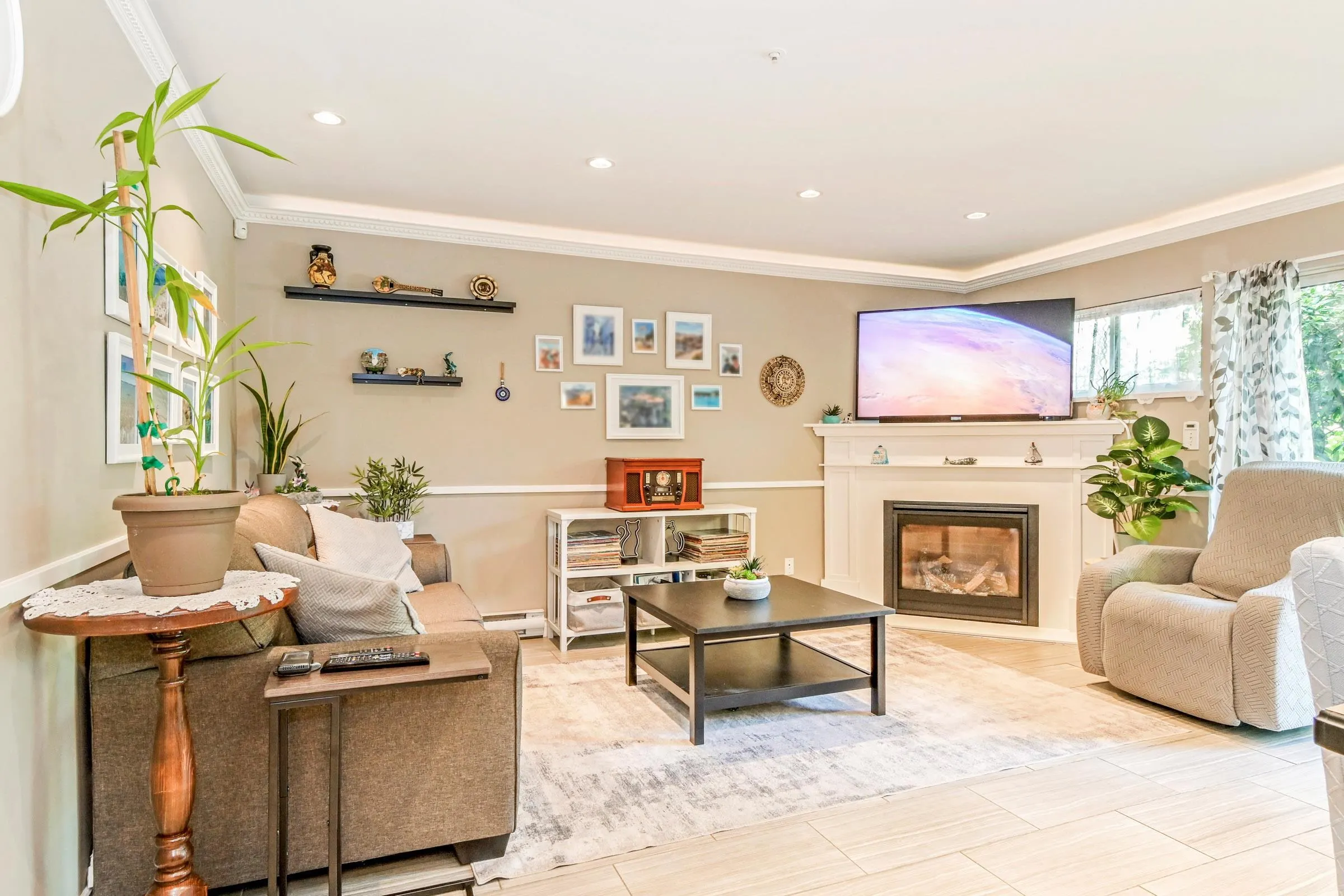 24 1238 Eastern Drive
