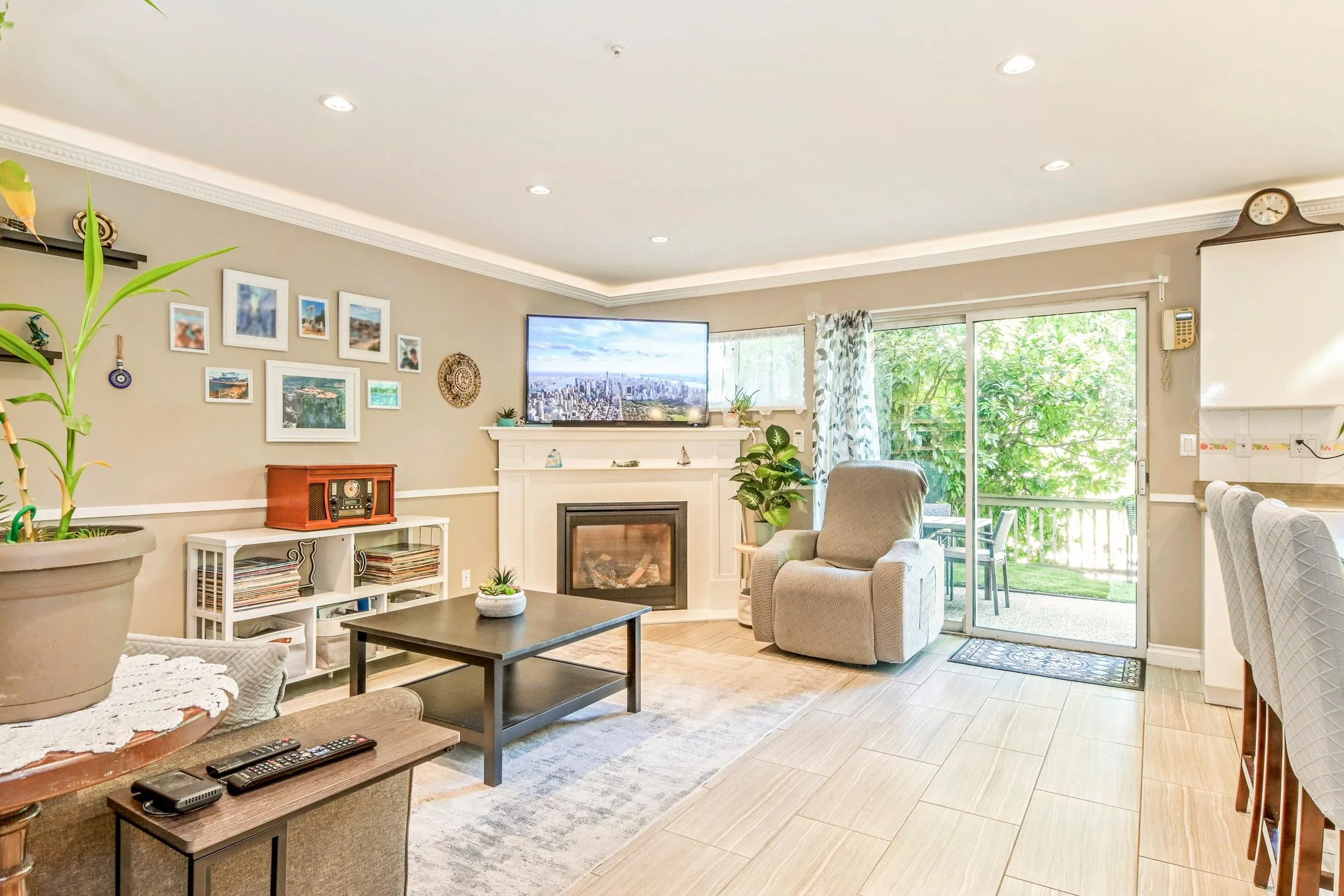 24 1238 Eastern Drive