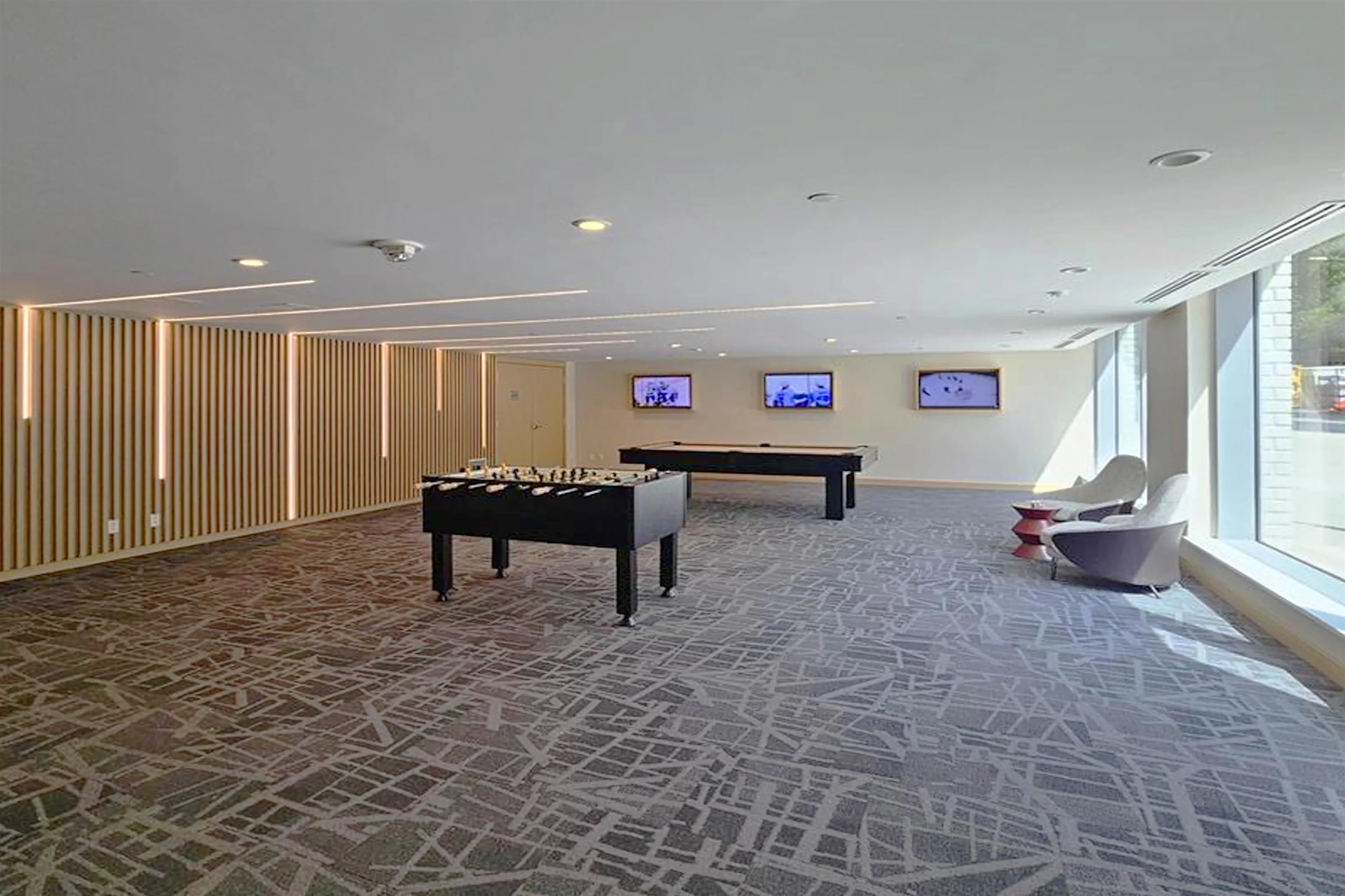 805 13768 100 Avenue