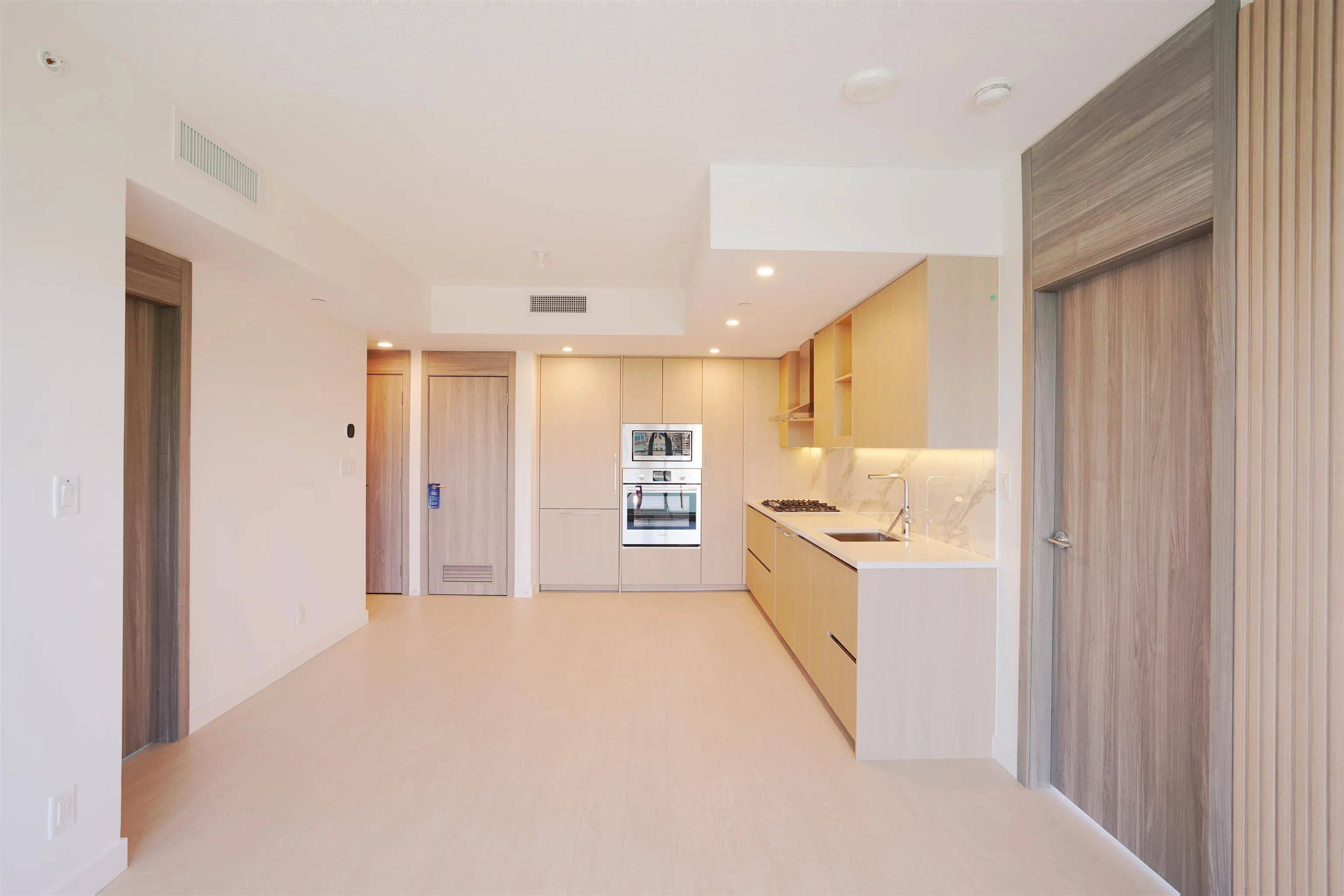 805 13768 100 Avenue