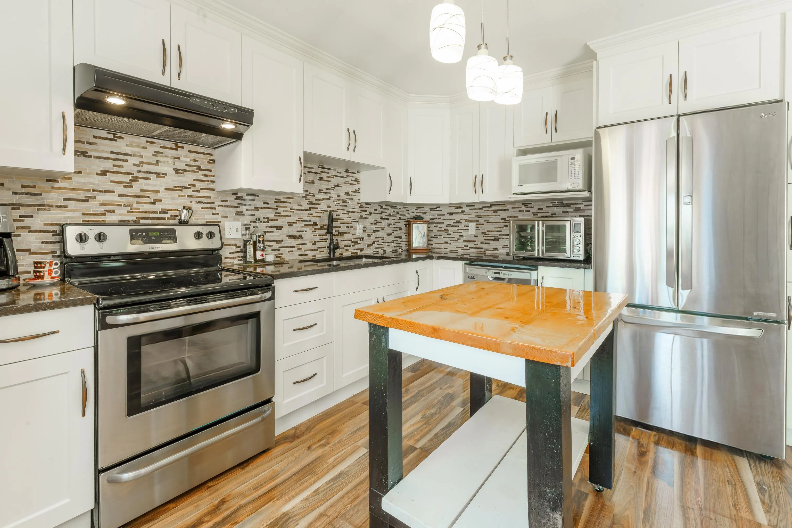 11 2352 Pitt River Road