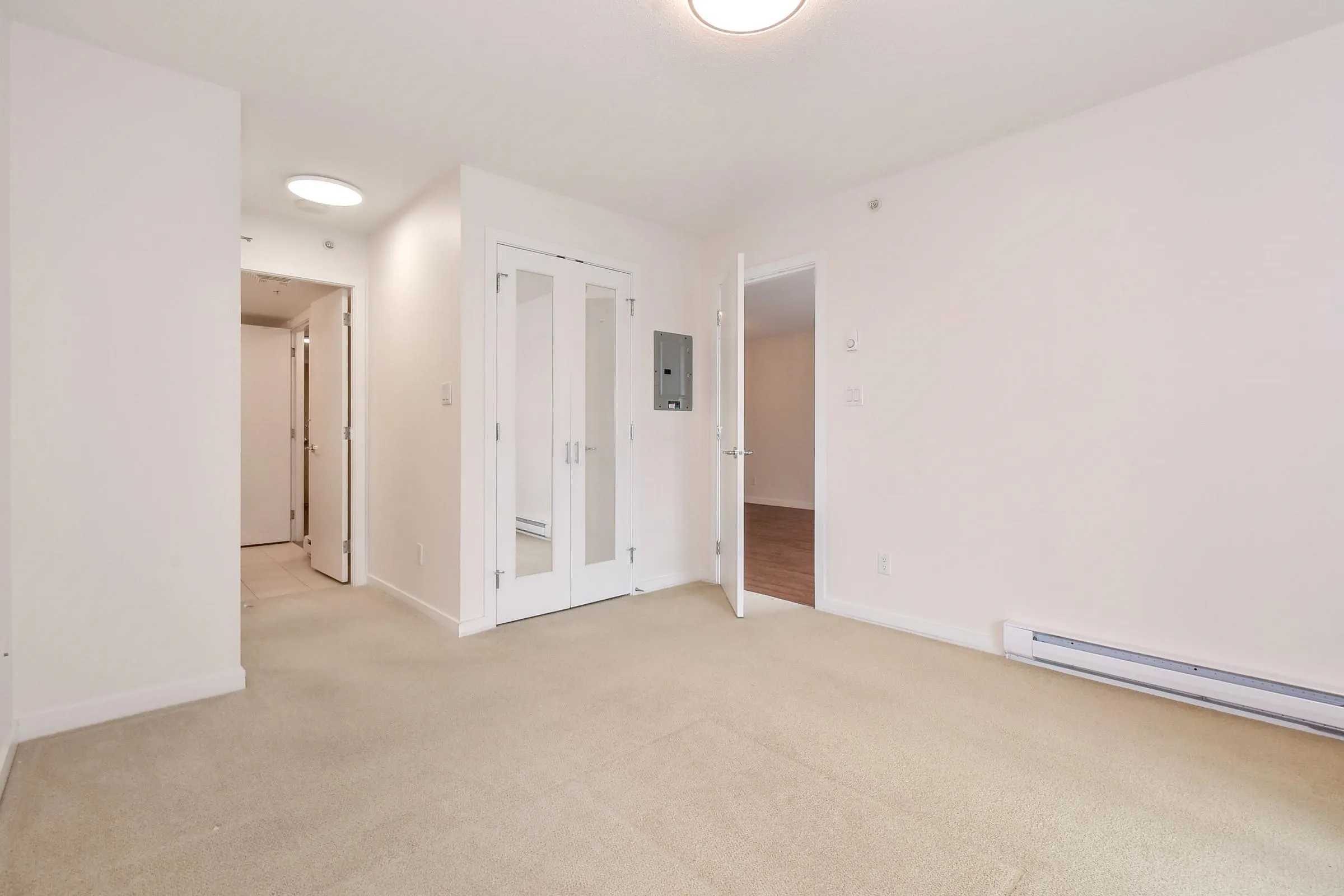 804 8120 Lansdowne Road