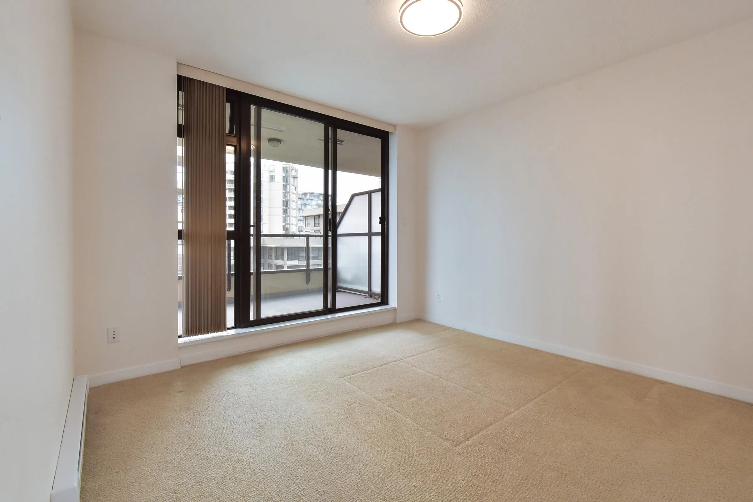 804 8120 Lansdowne Road