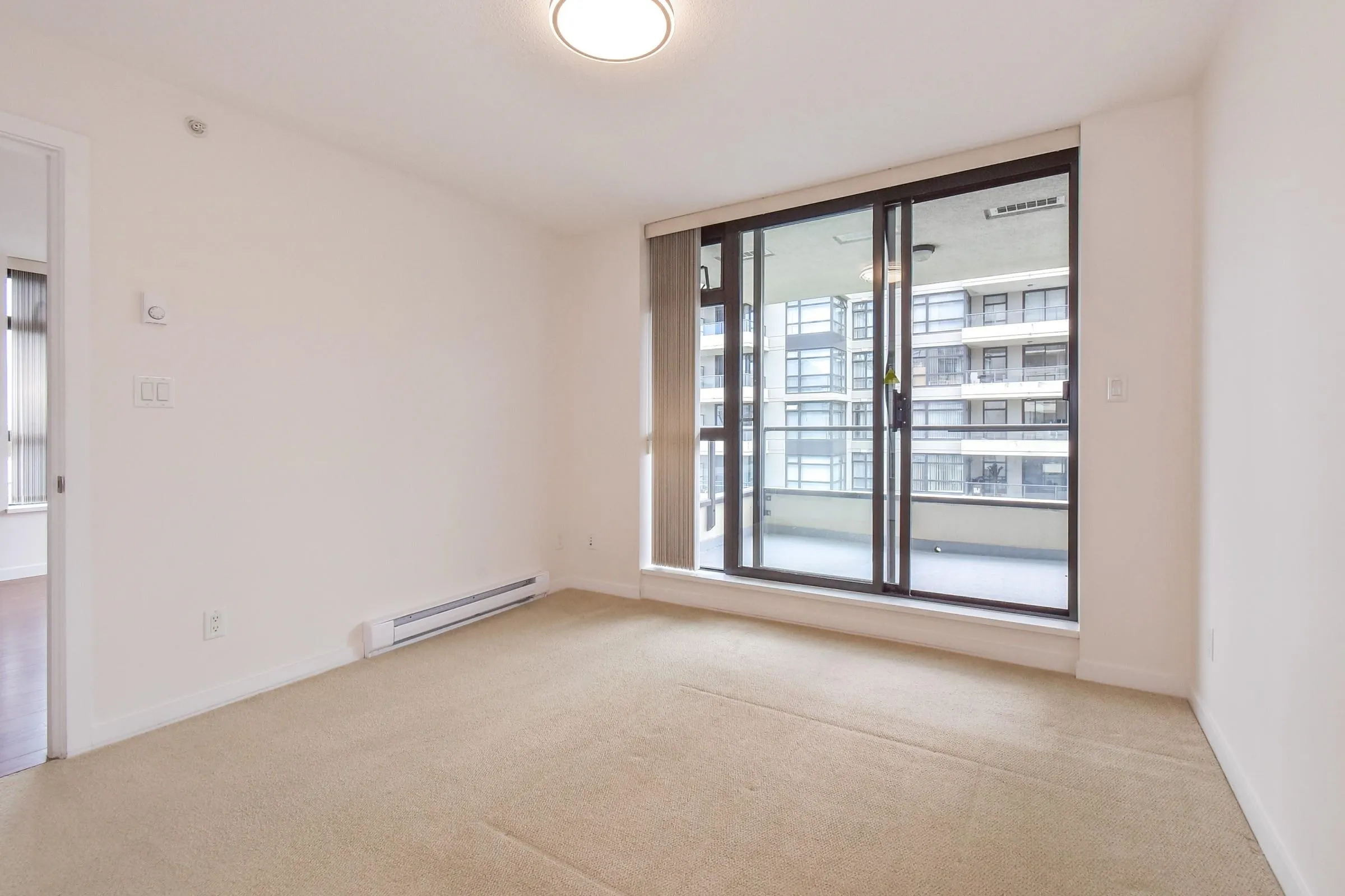 804 8120 Lansdowne Road