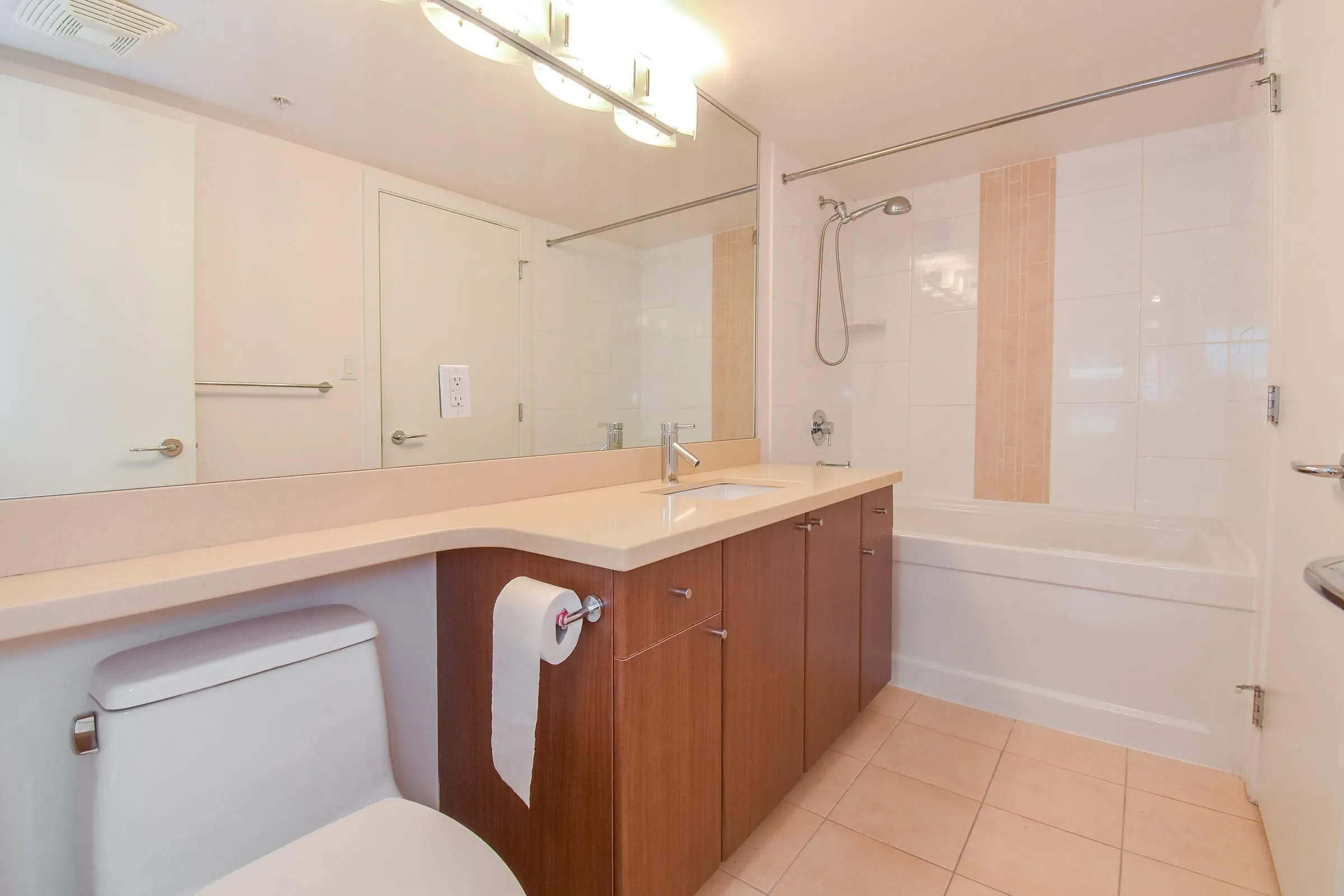 804 8120 Lansdowne Road