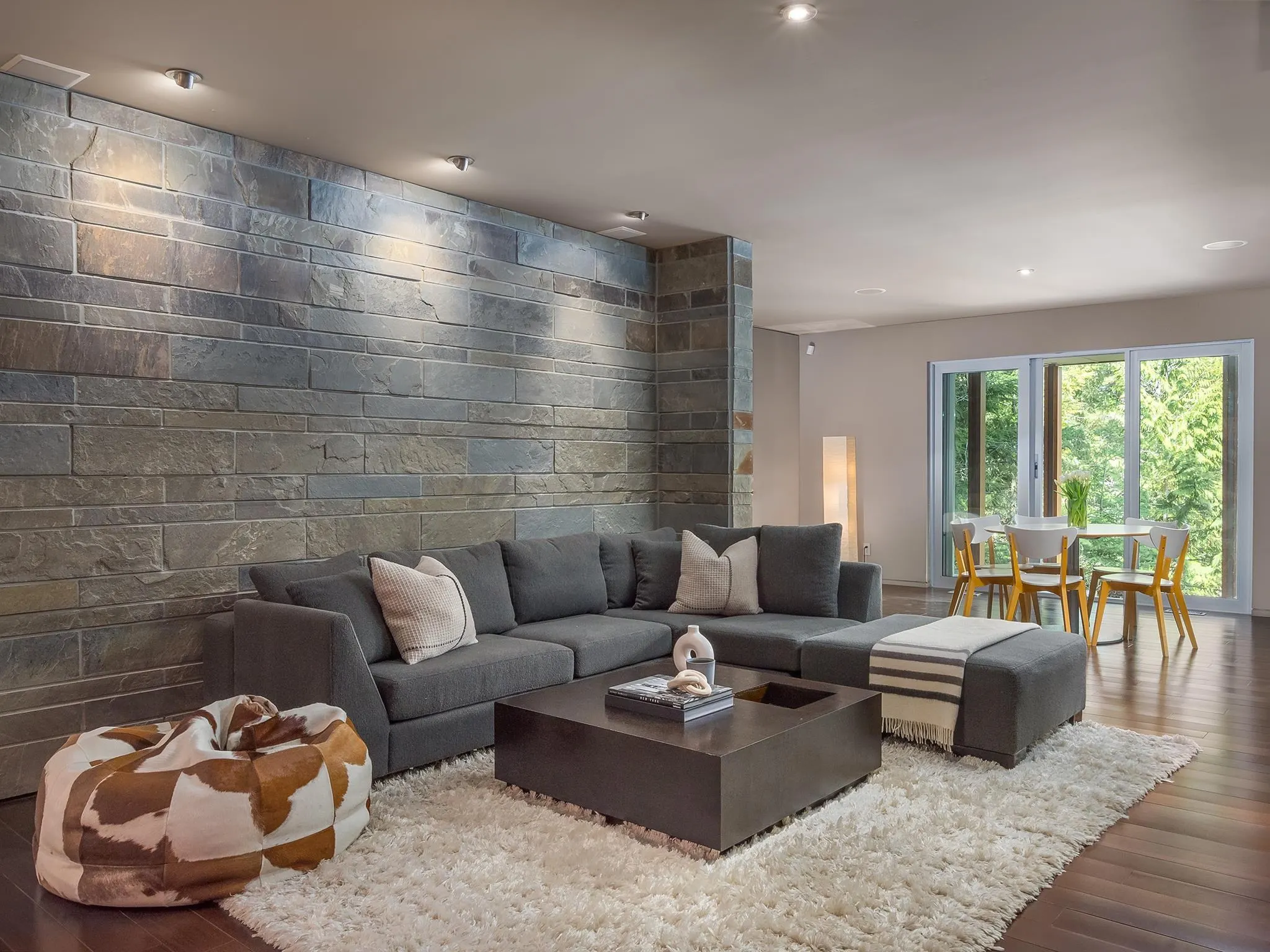 7452 Treetop Lane