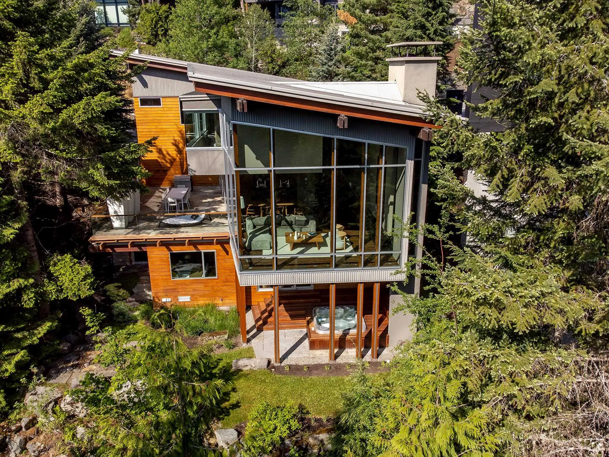7452 Treetop Lane